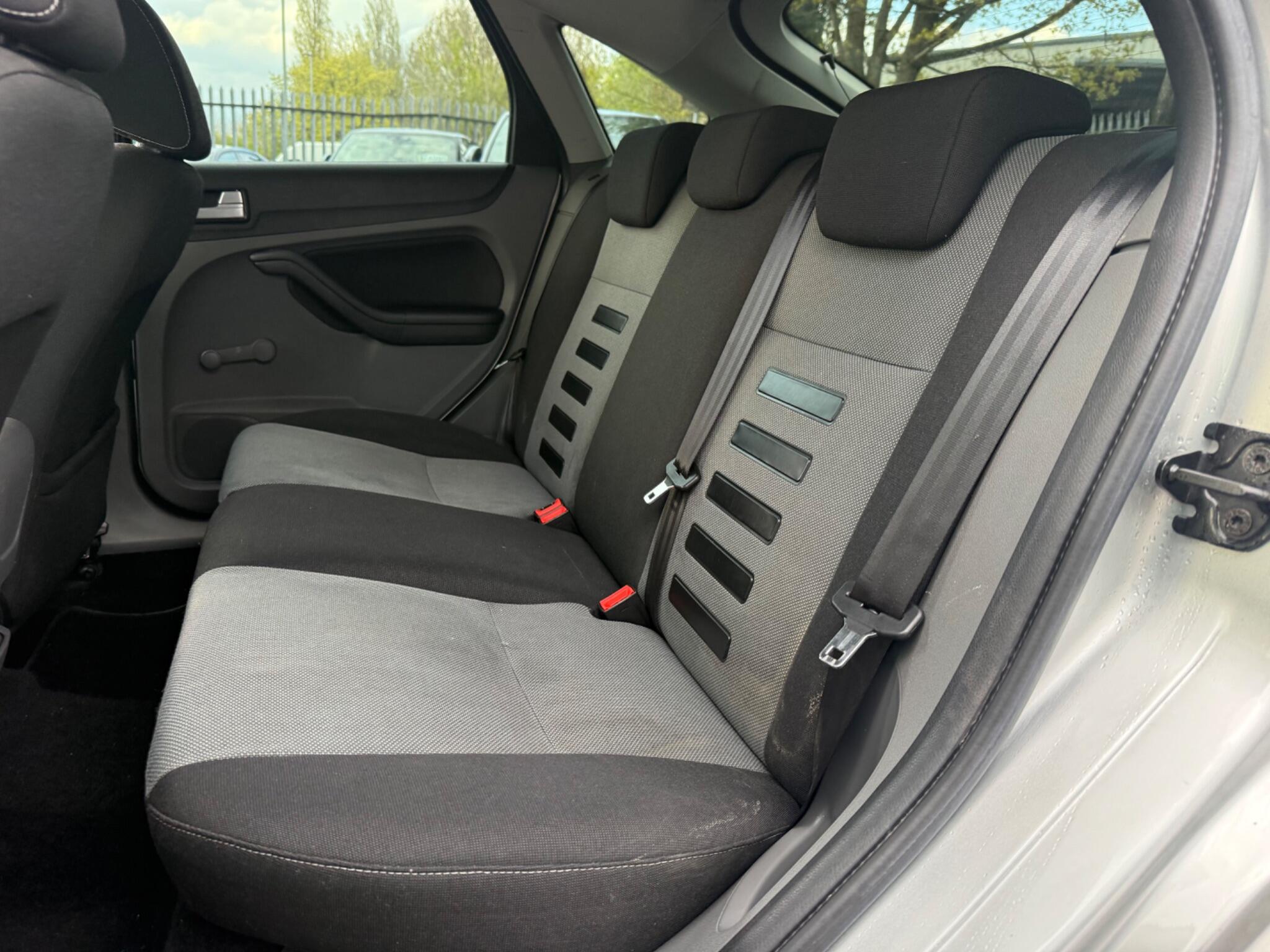 Ford Focus - Image 13