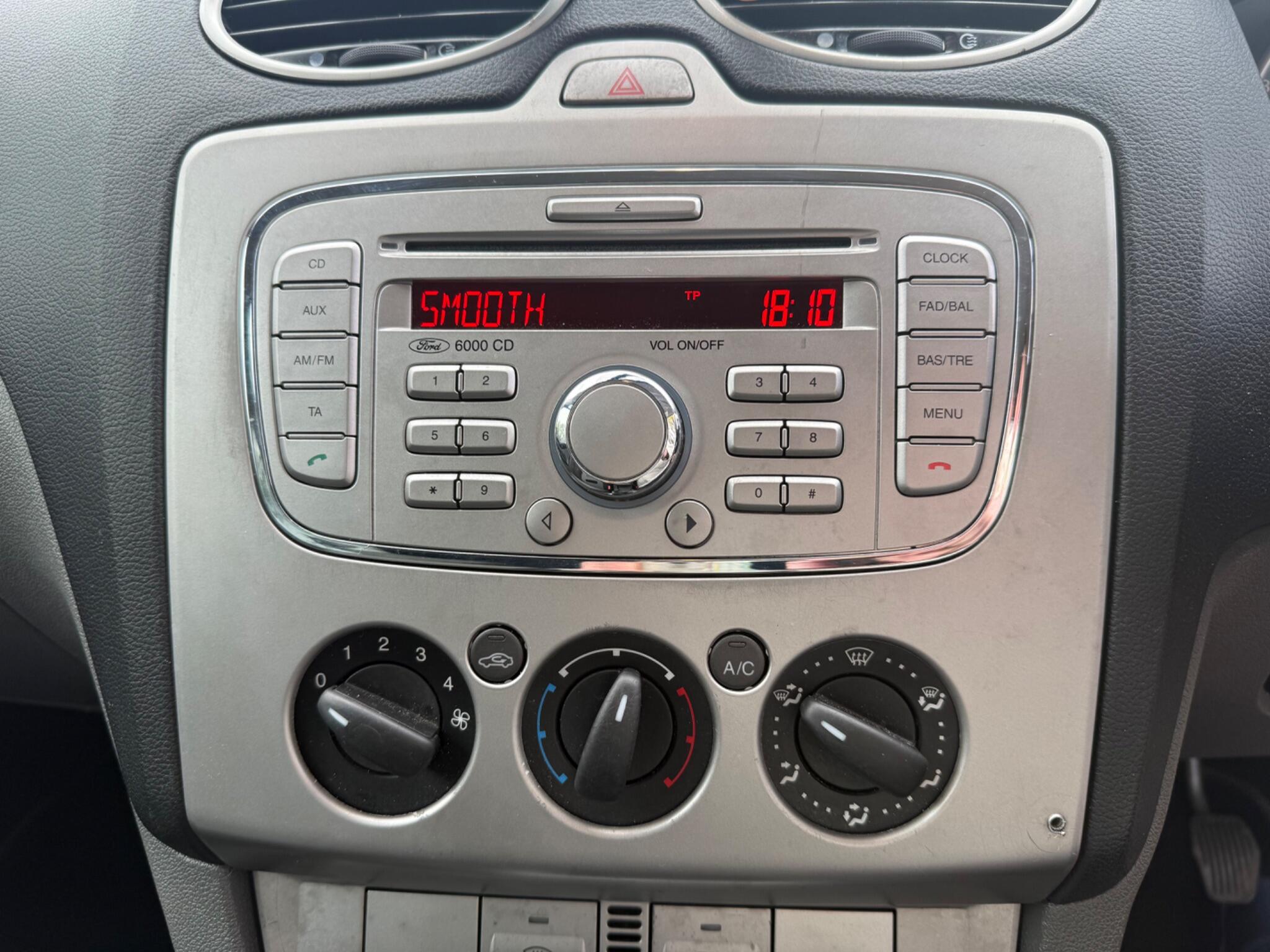 Ford Focus - Image 18