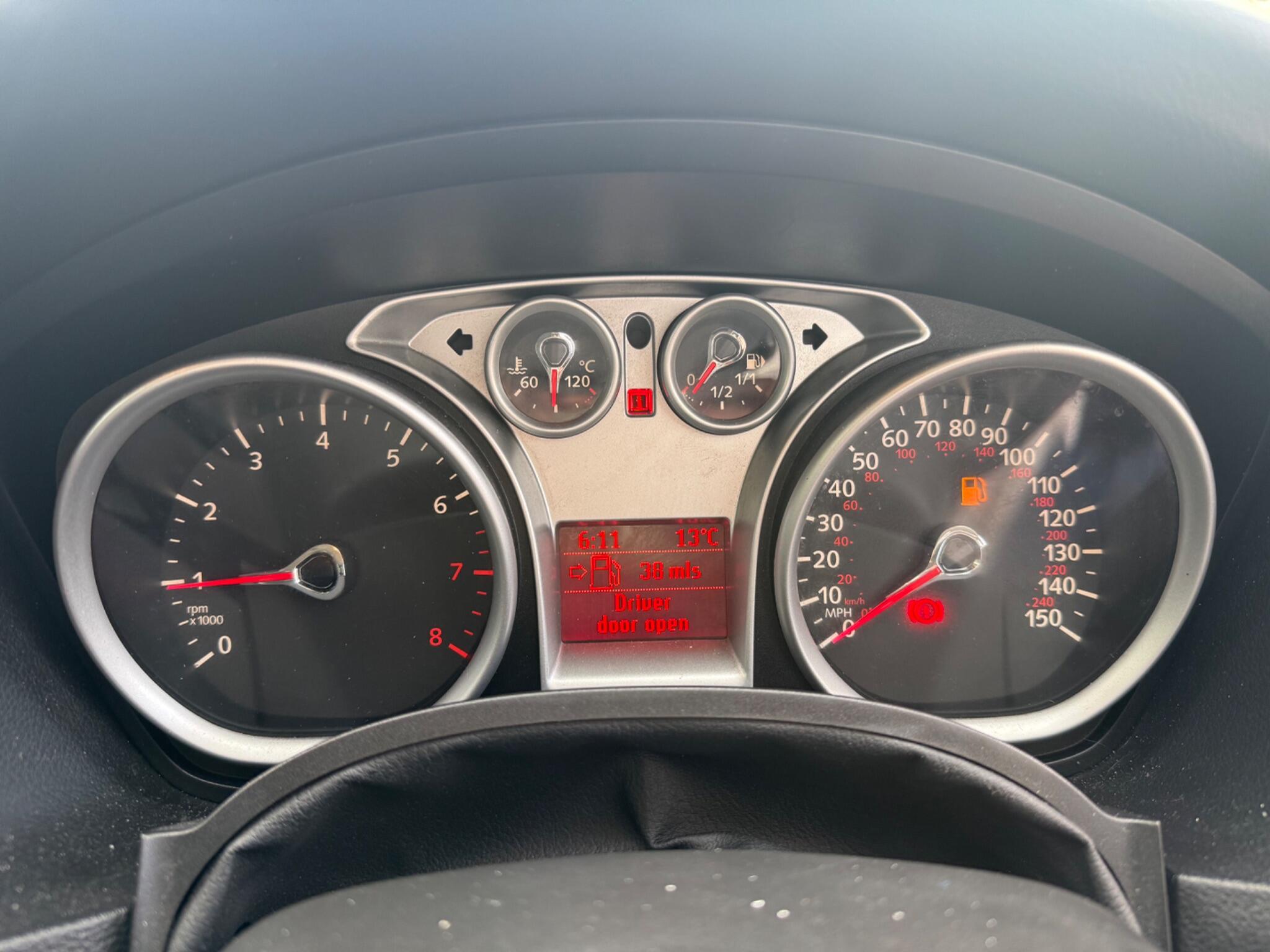 Ford Focus - Image 19