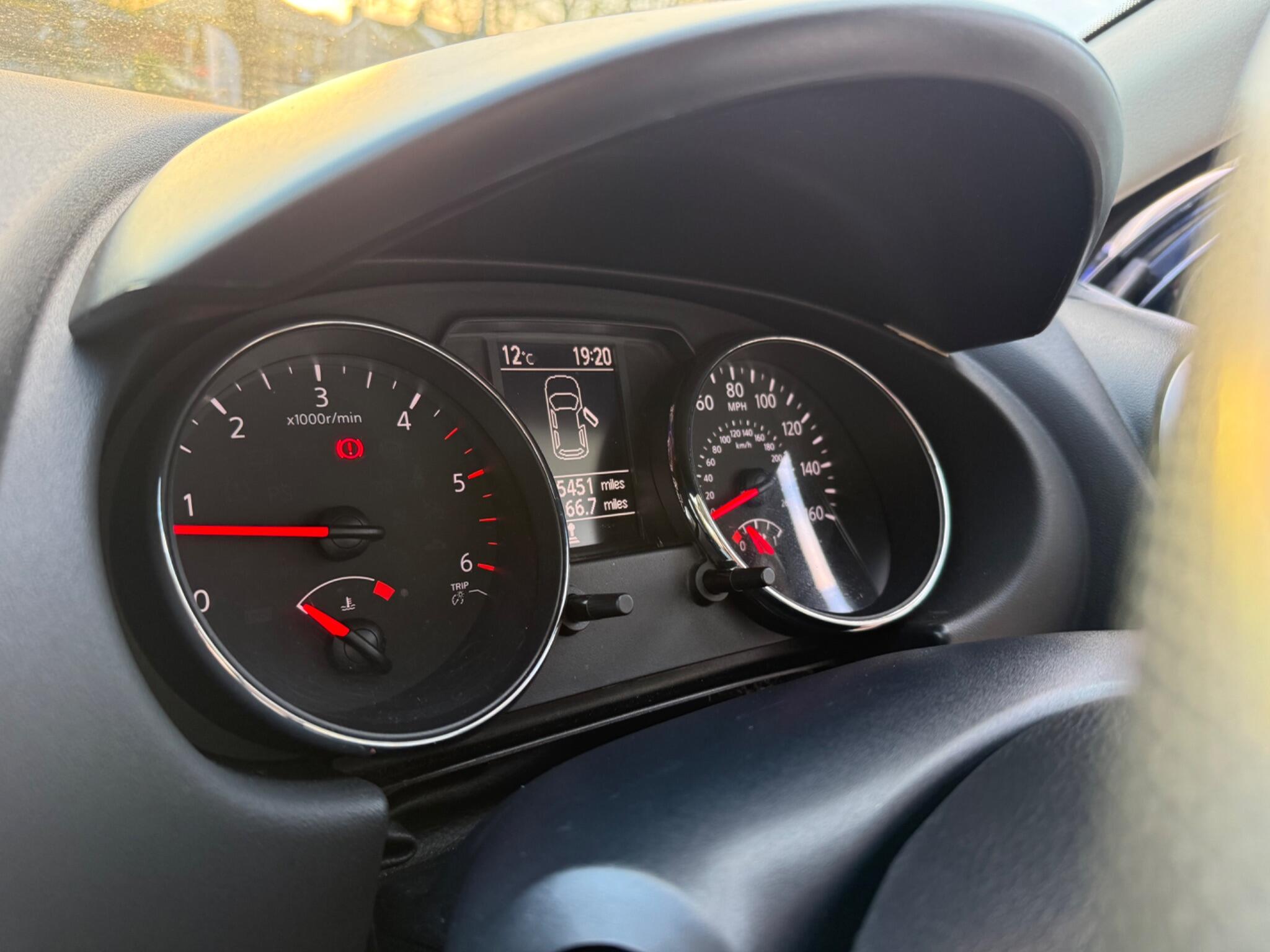 Nissan Qashqai - Image 17