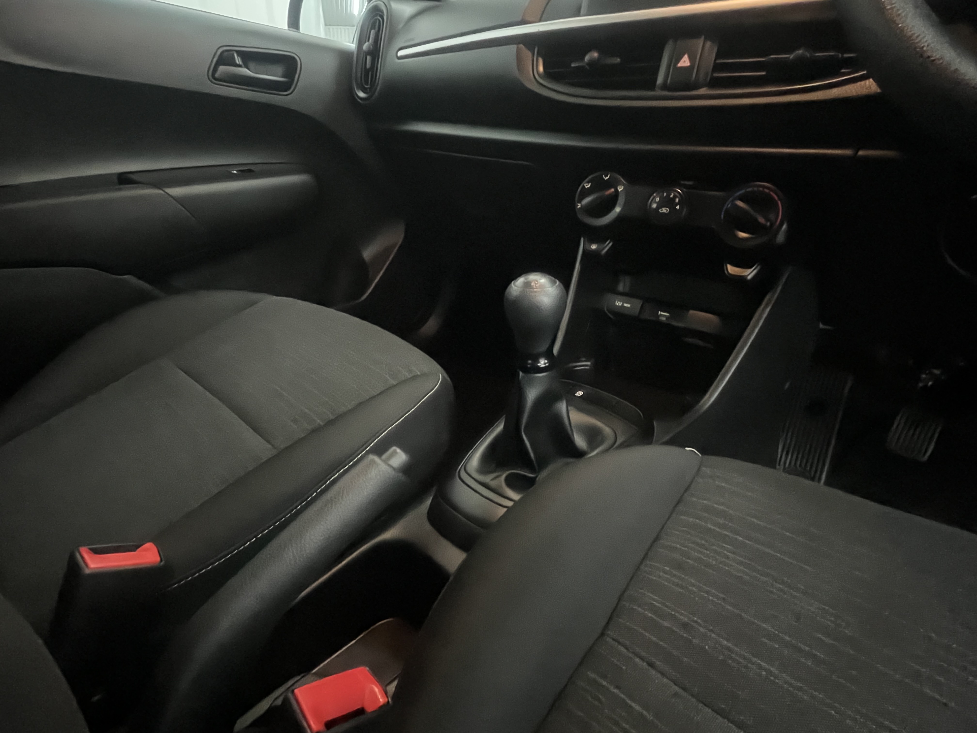 Kia Picanto - Image 11