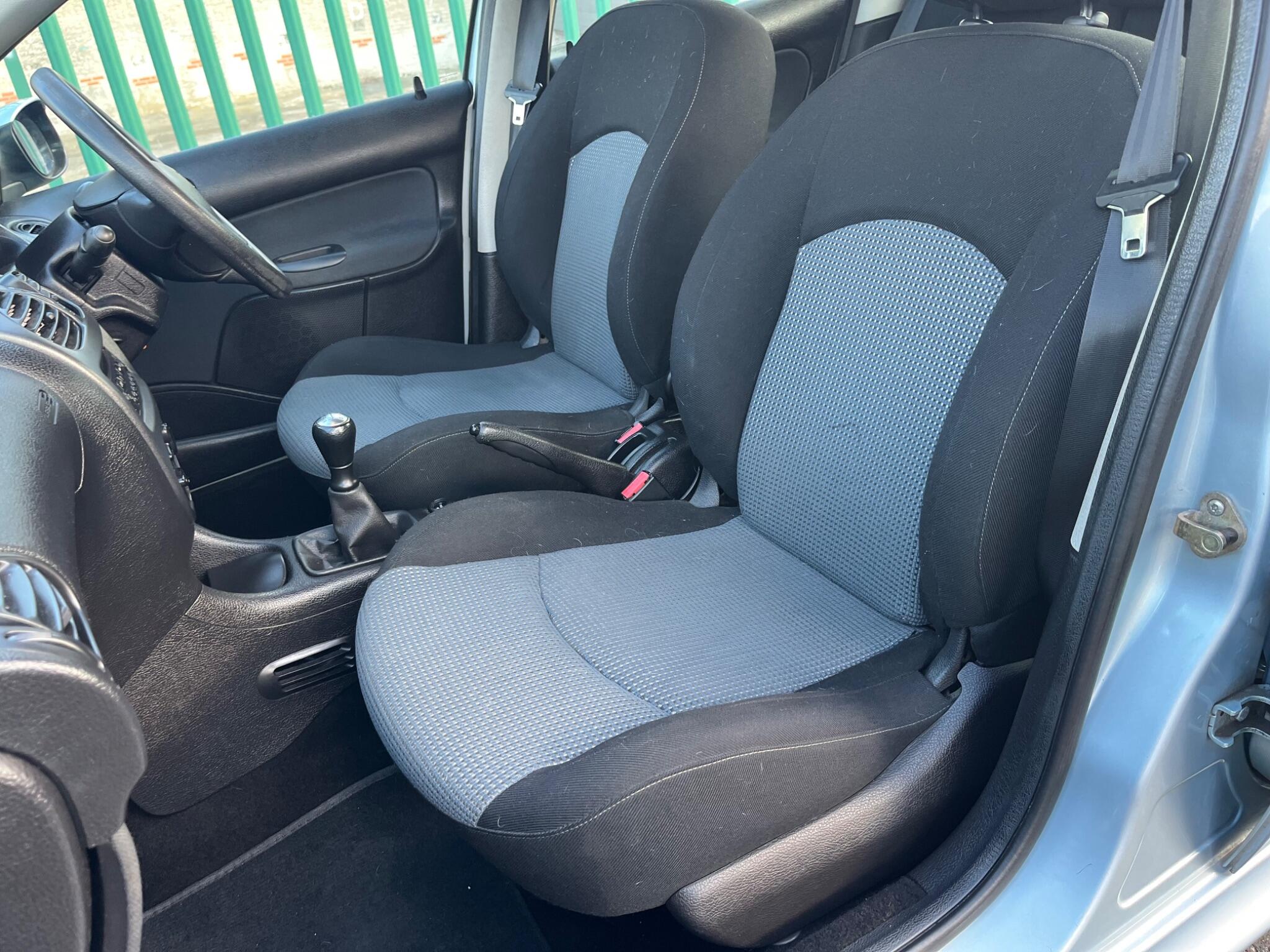 Peugeot 206 - Image 13