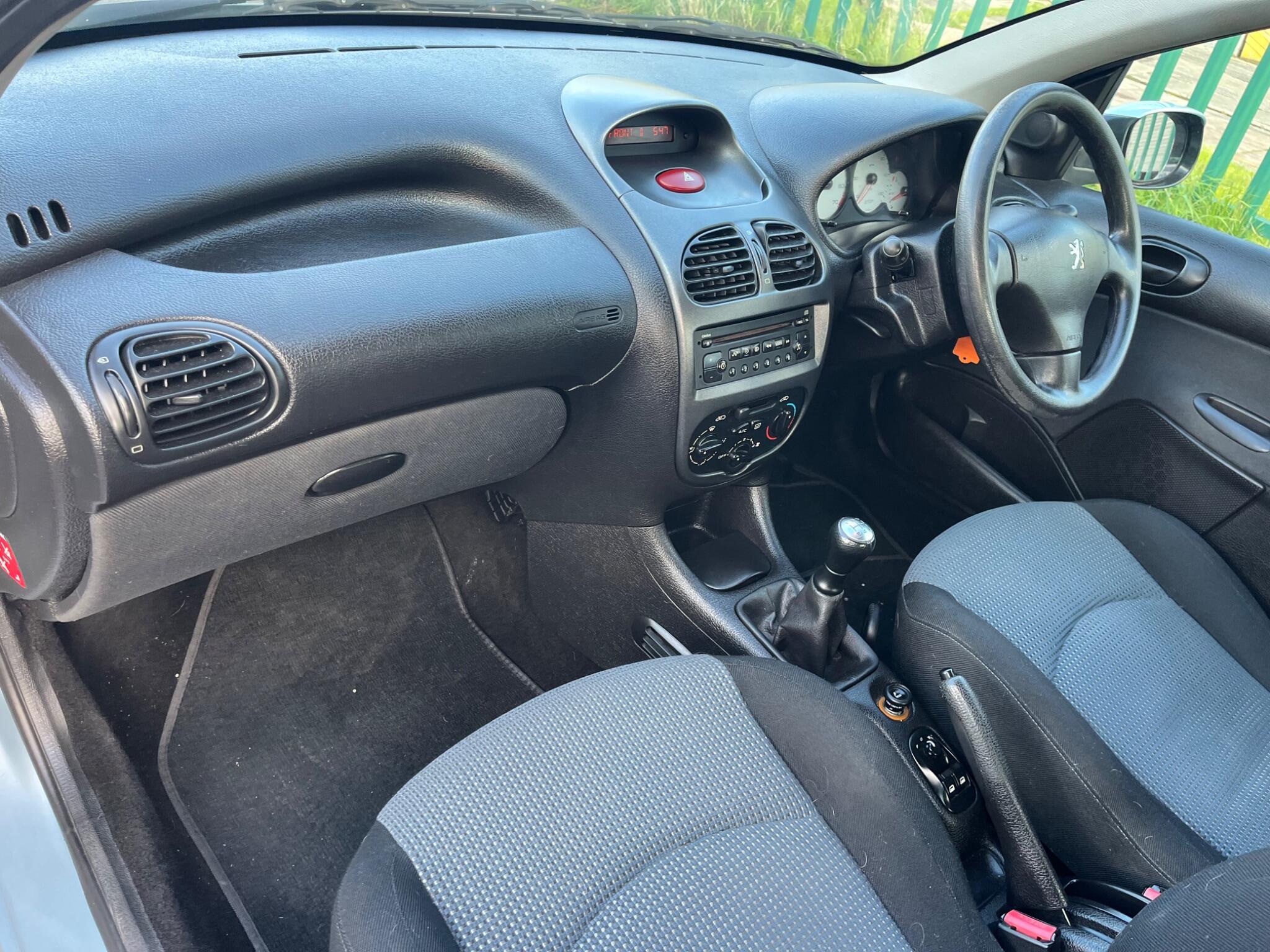 Peugeot 206 - Image 14