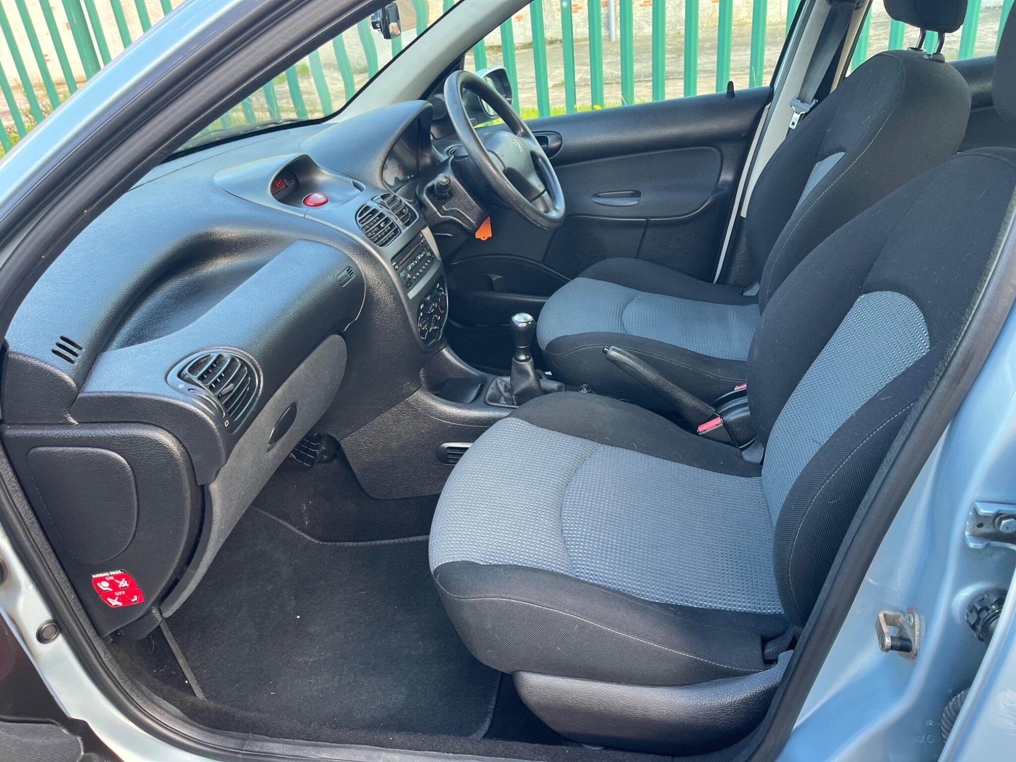 Peugeot 206 - Image 15