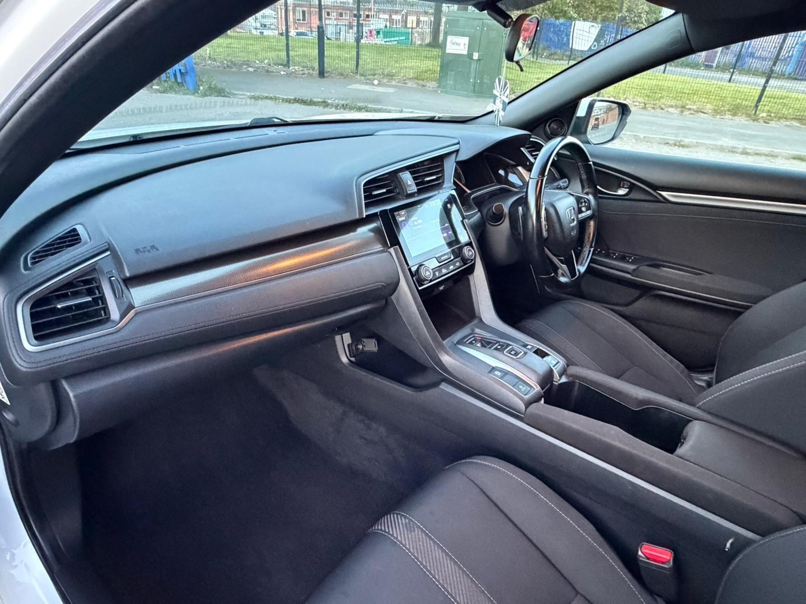 Honda Civic - Image 15