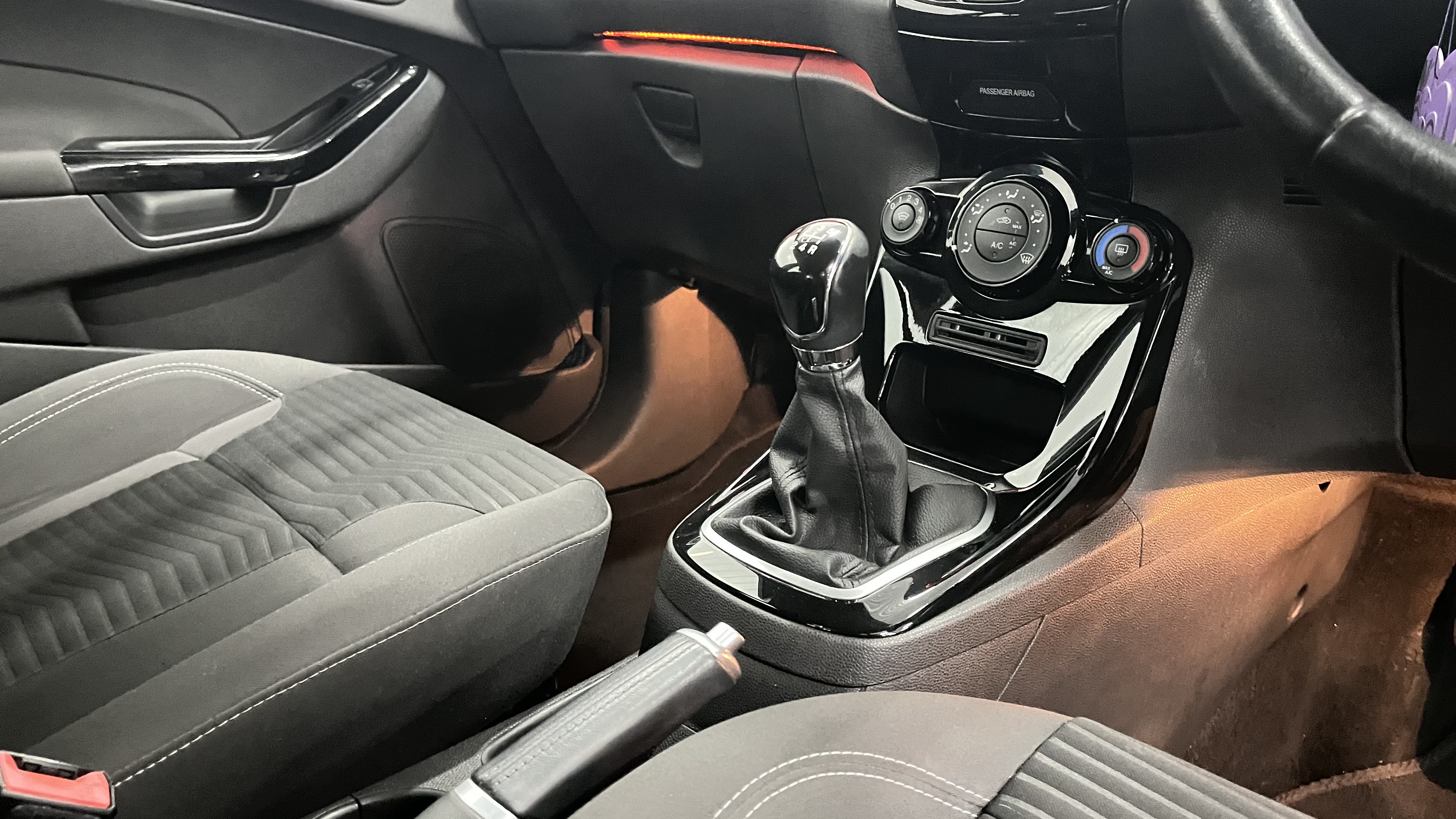 Ford Fiesta - Image 16