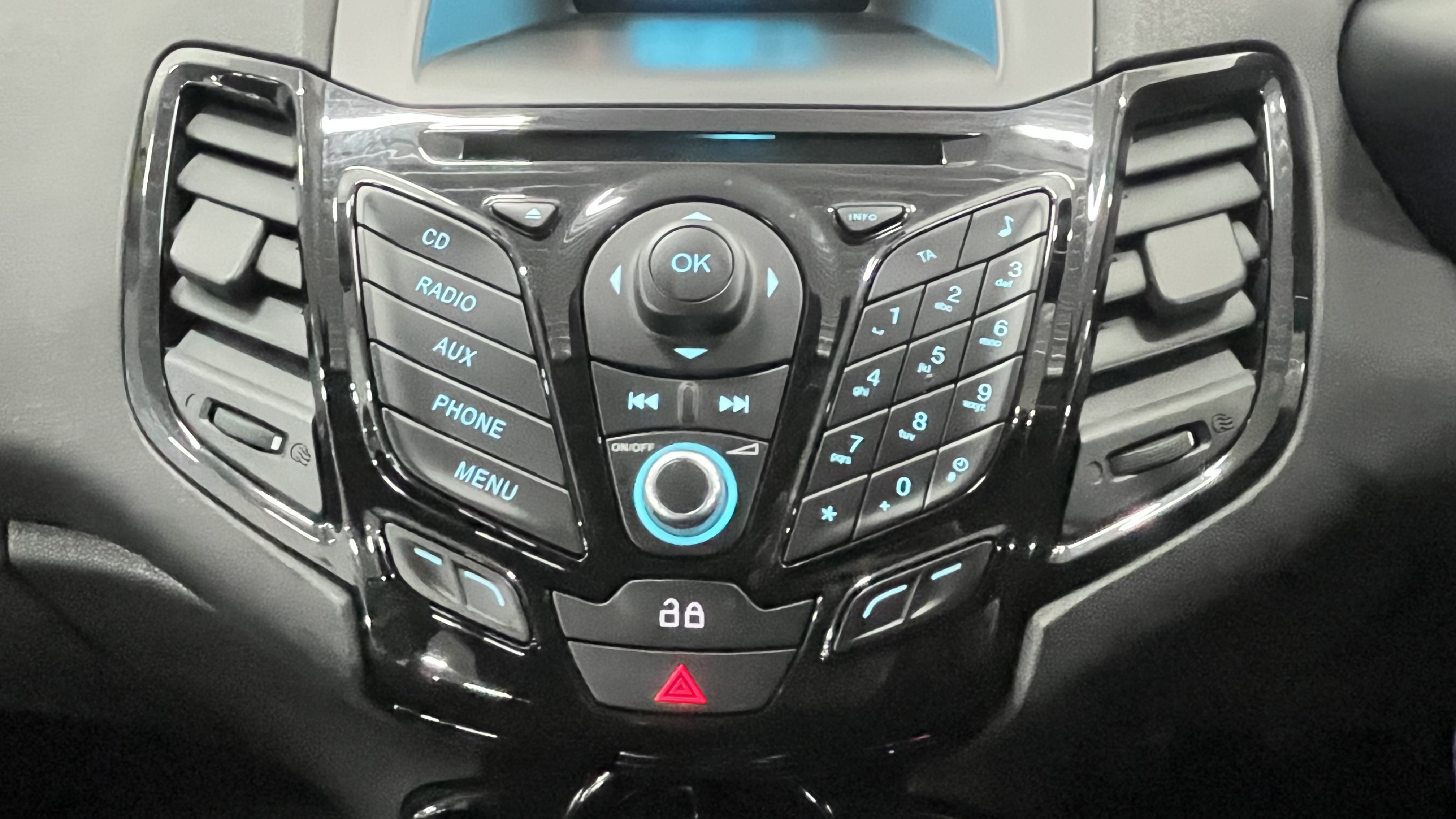 Ford Fiesta - Image 29