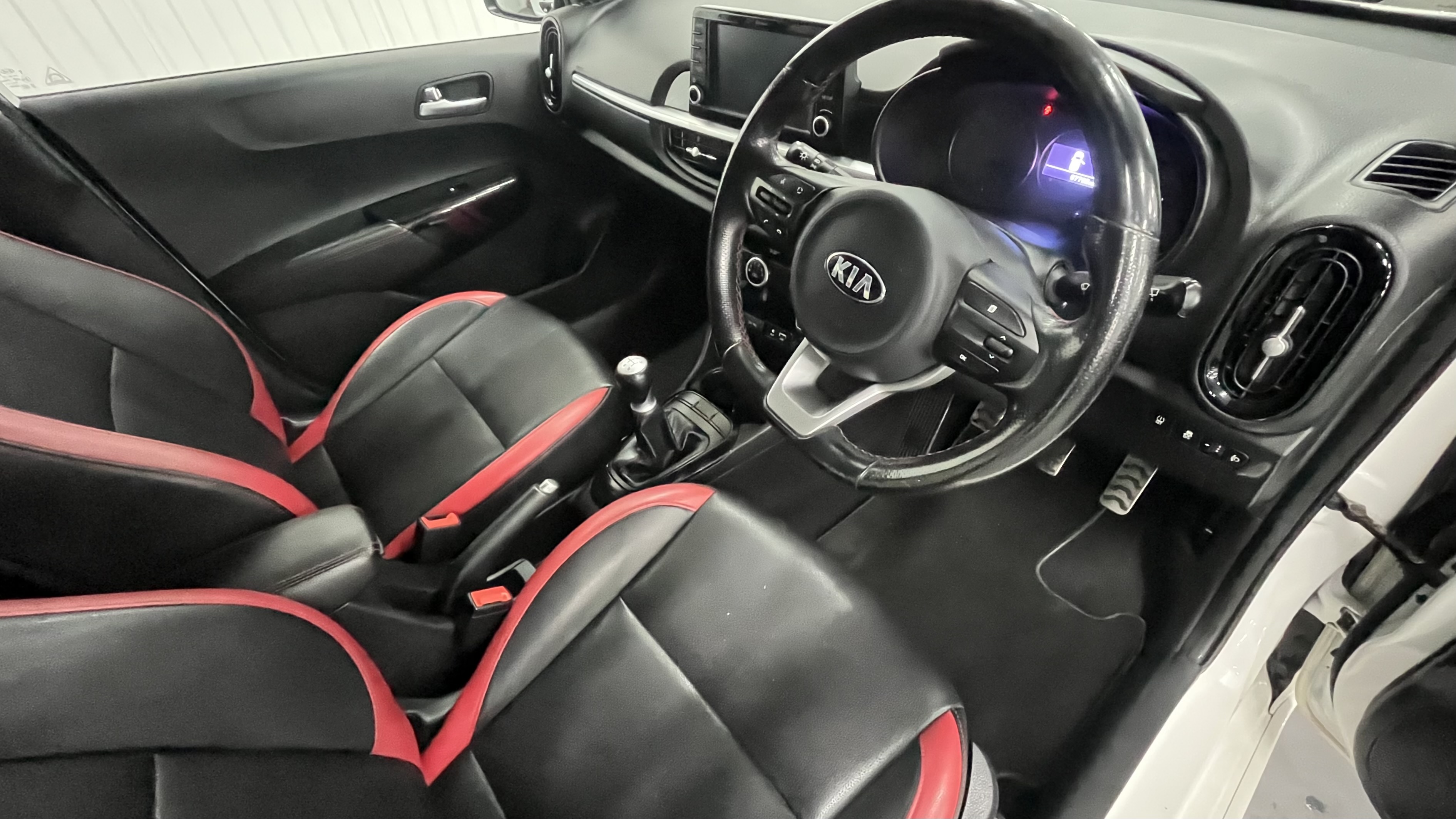 Kia Picanto - Image 12