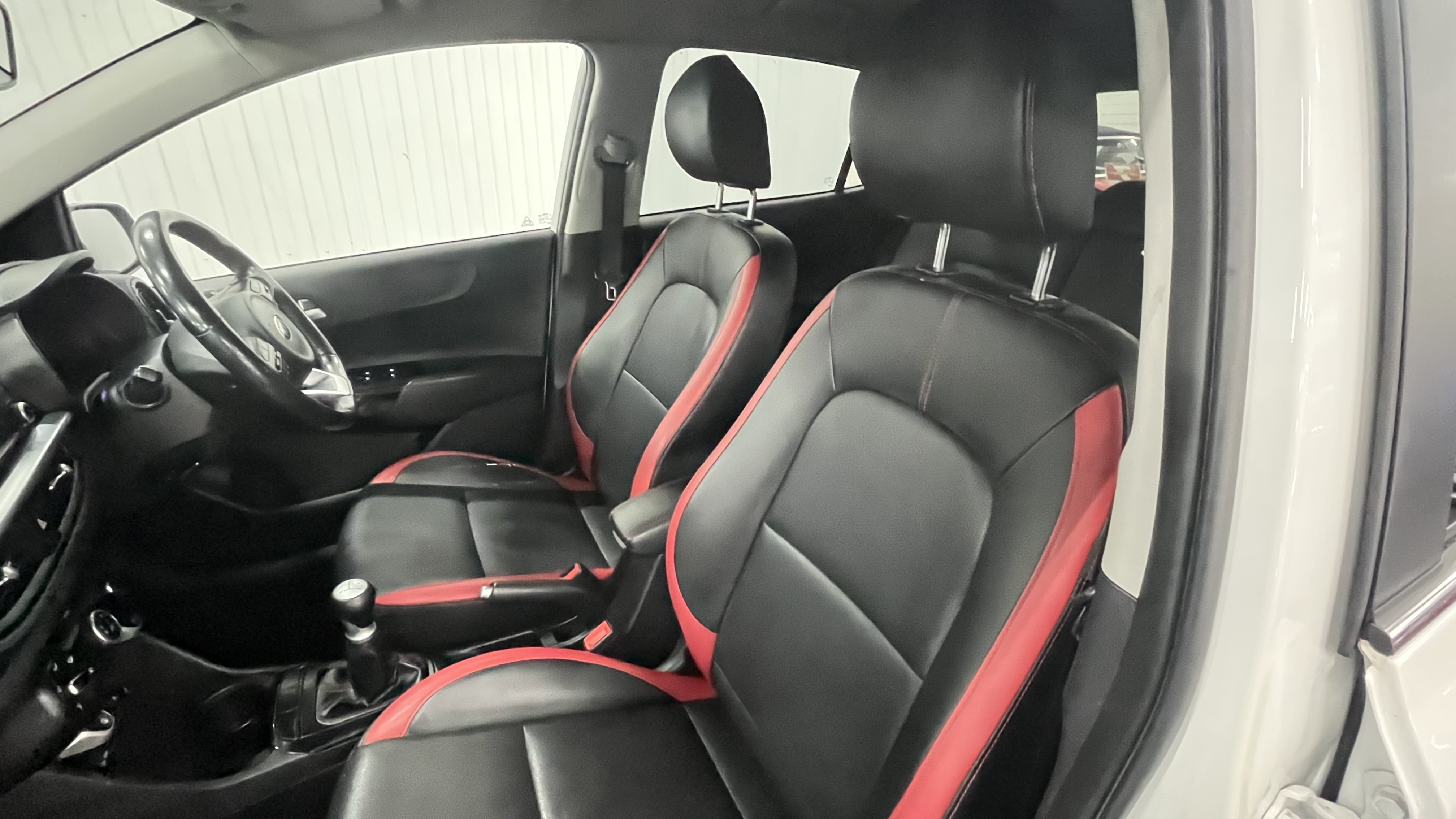 Kia Picanto - Image 30