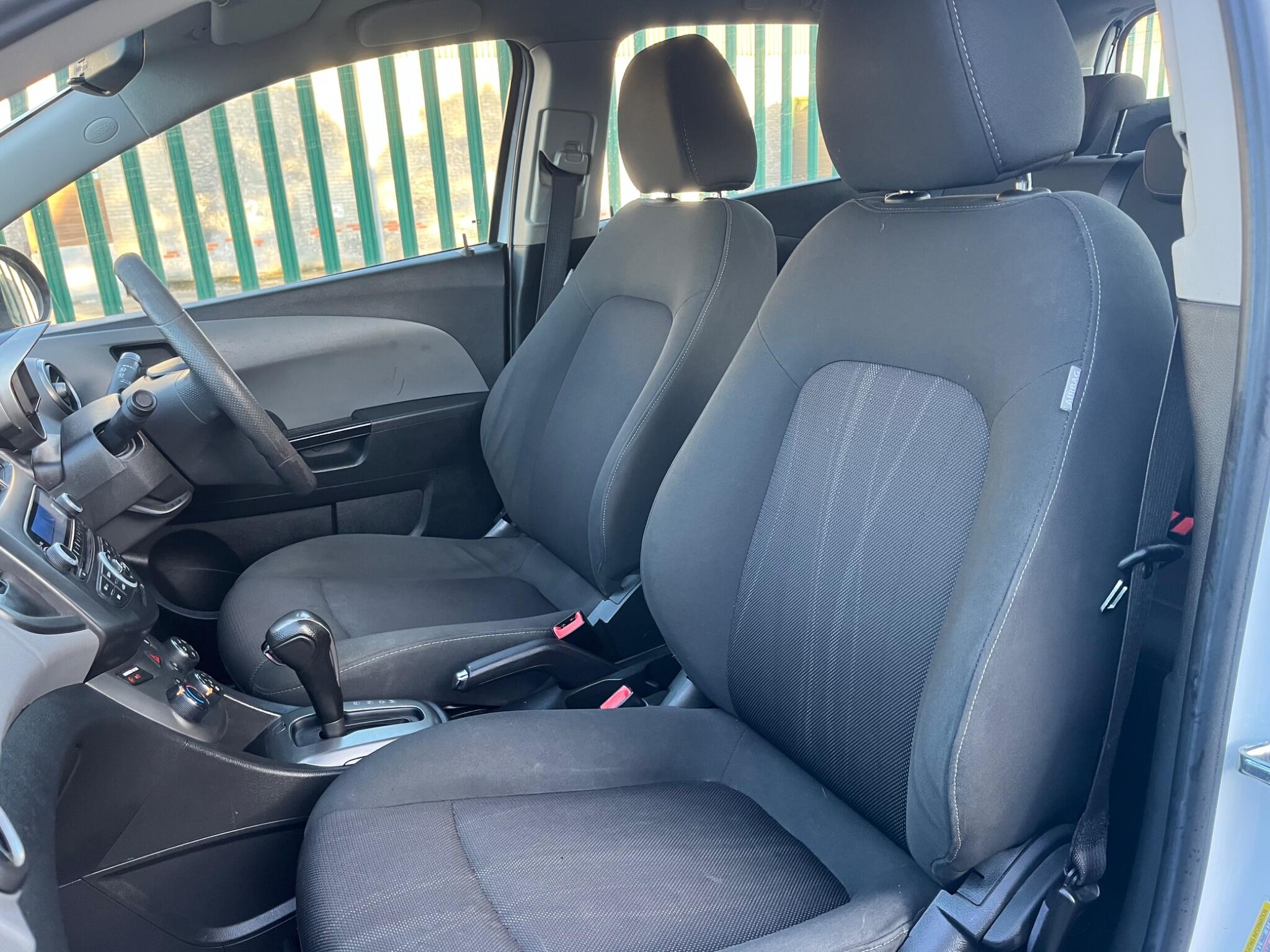 Chevrolet Aveo - Image 11