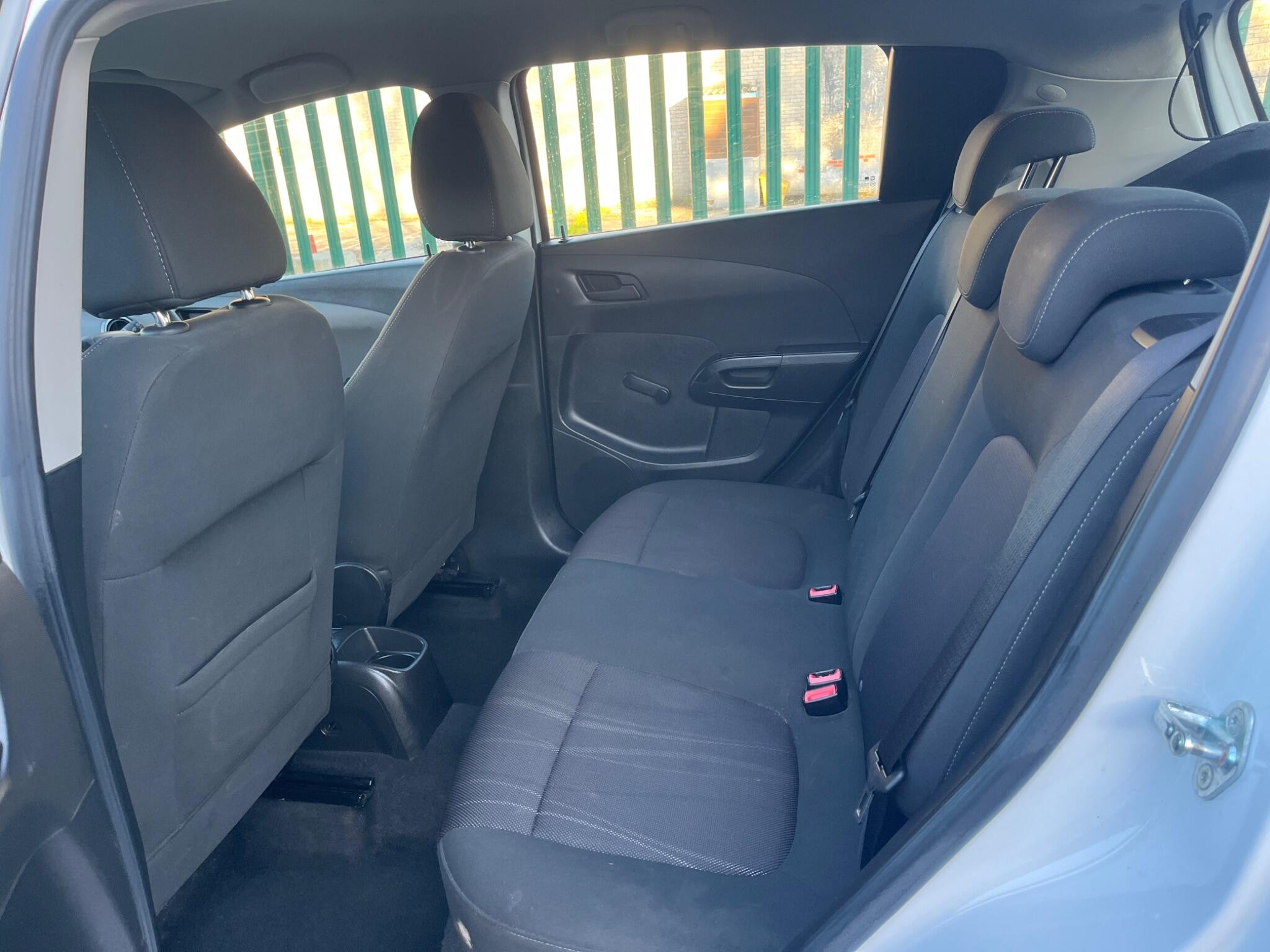 Chevrolet Aveo - Image 15