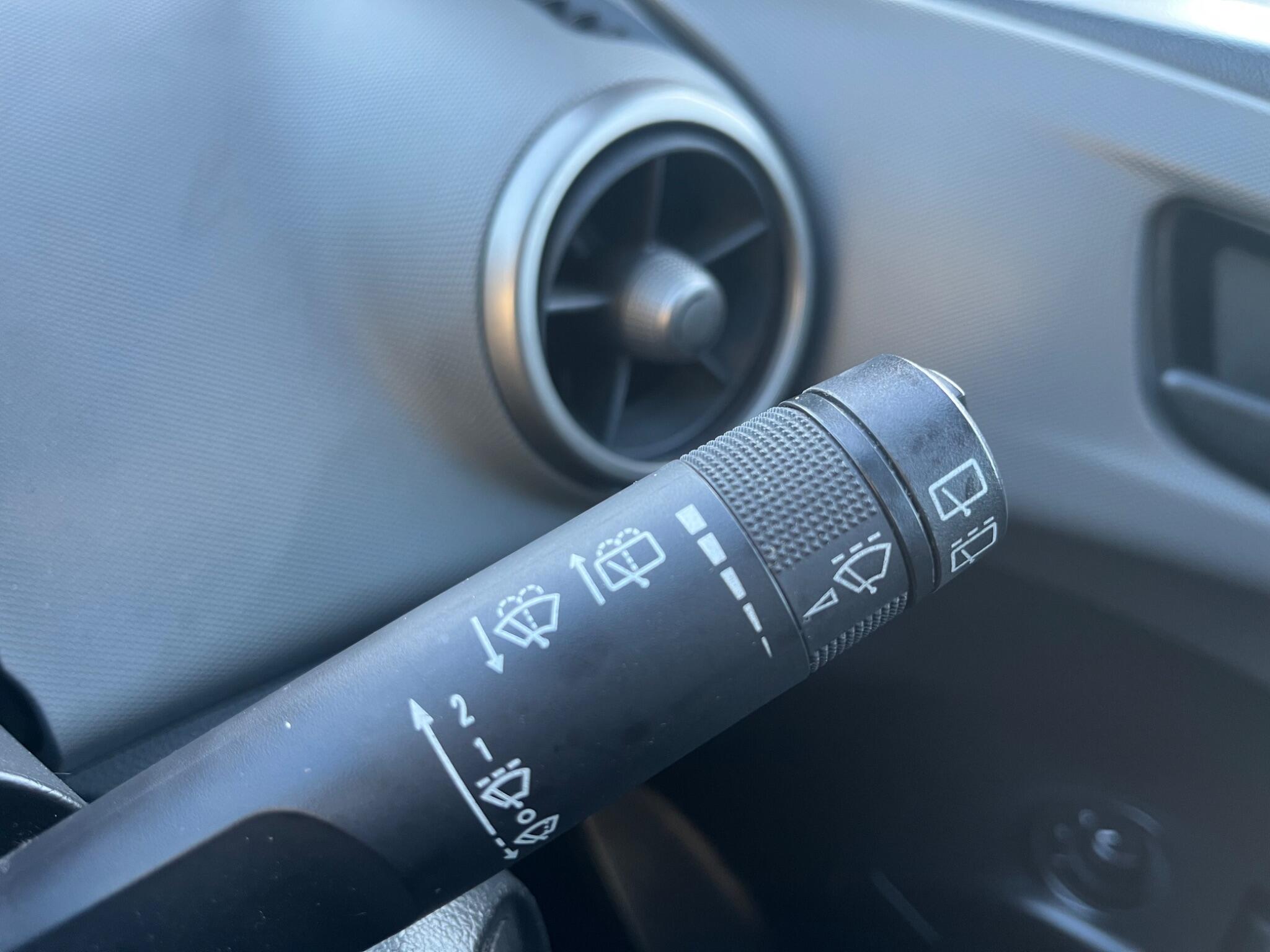 Chevrolet Aveo - Image 40