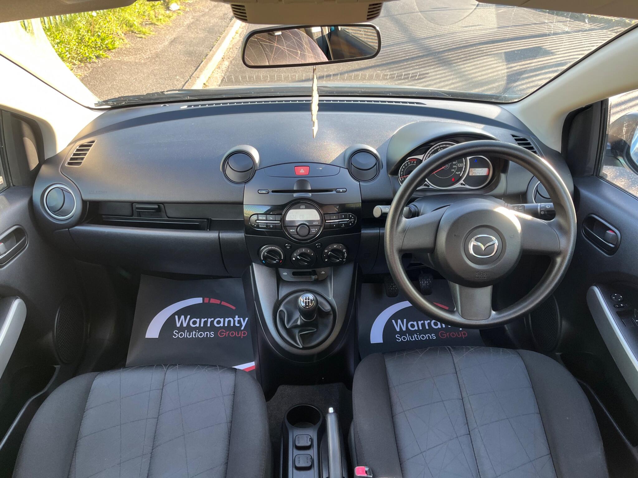 Mazda MAZDA2 - Image 4
