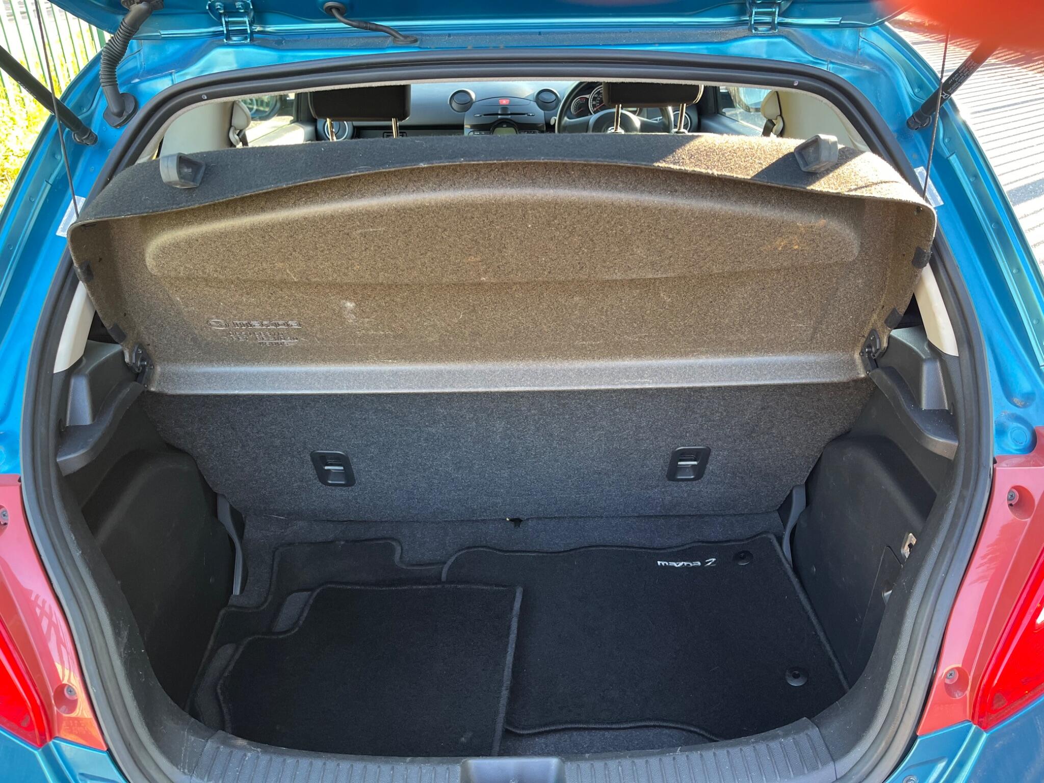 Mazda MAZDA2 - Image 5