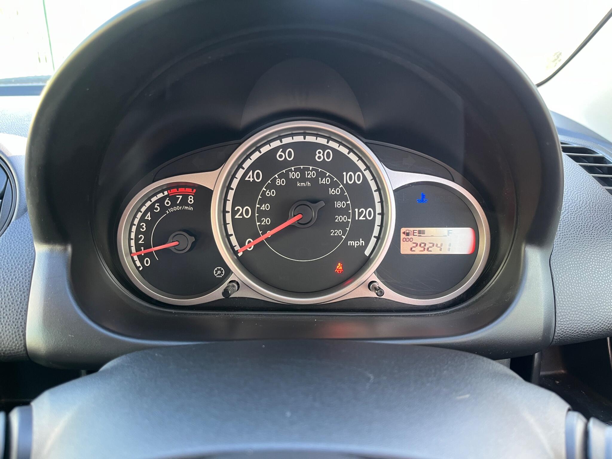 Mazda MAZDA2 - Image 6