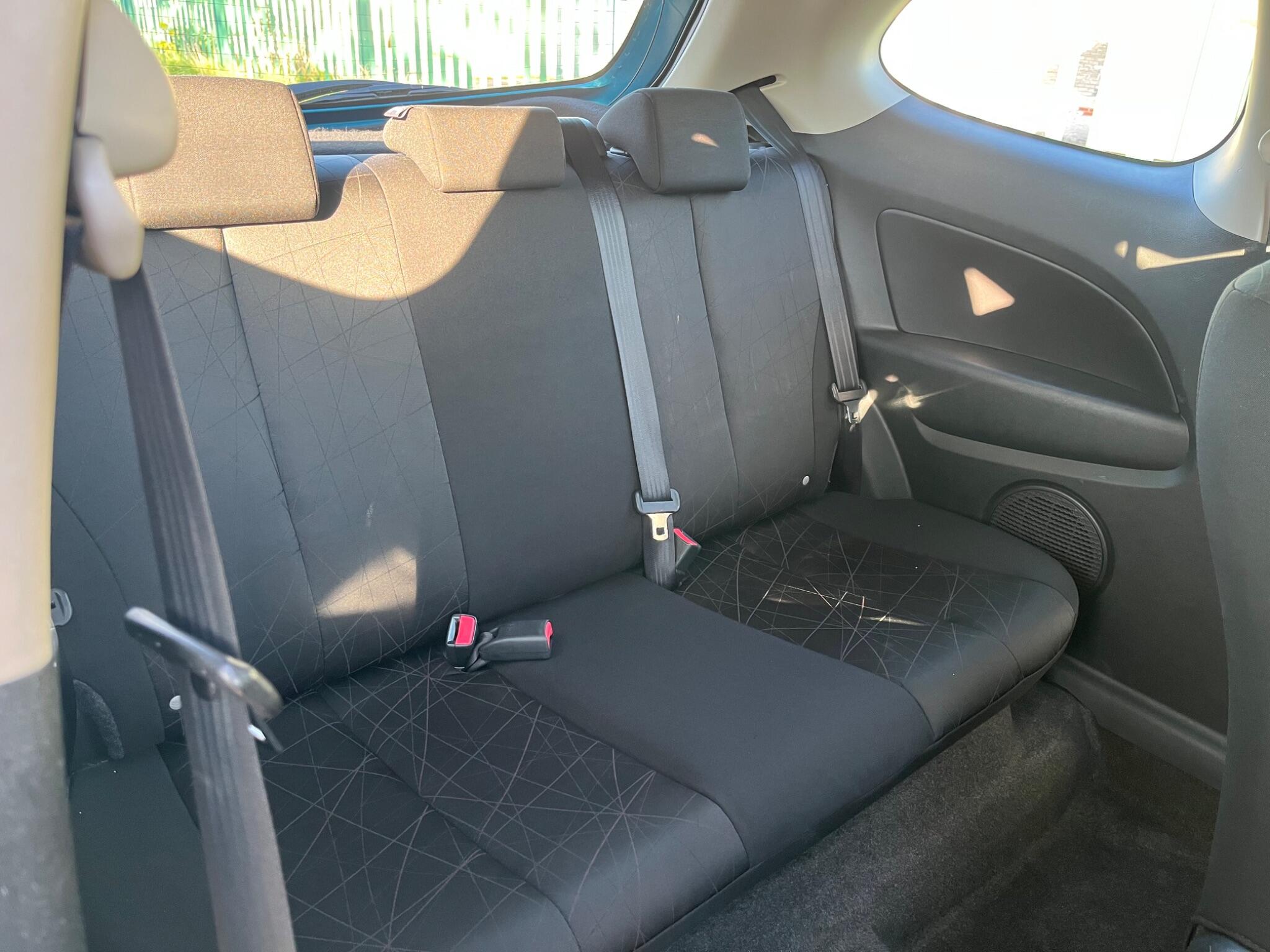 Mazda MAZDA2 - Image 22