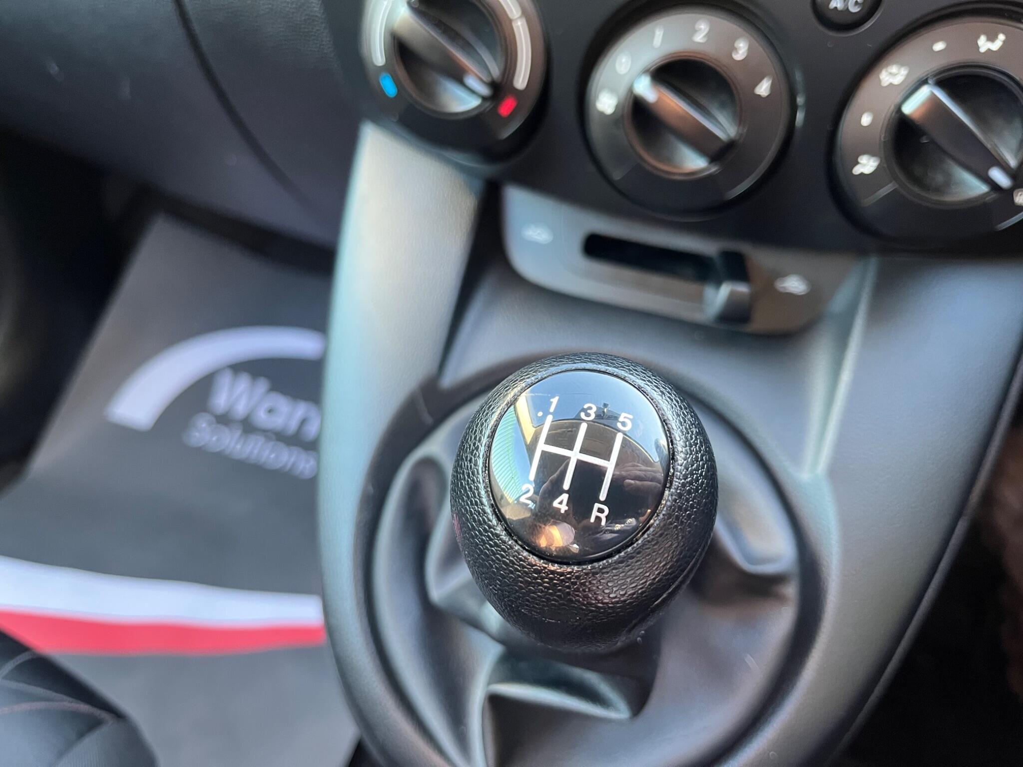 Mazda MAZDA2 - Image 28