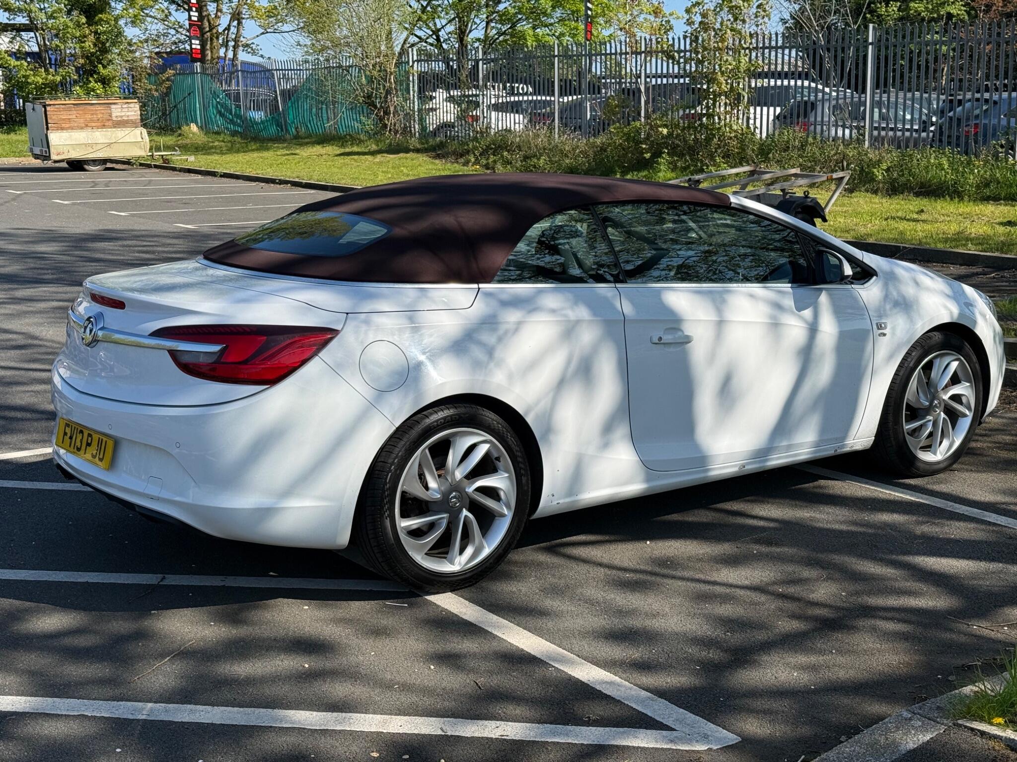 Vauxhall Cascada - Image 12