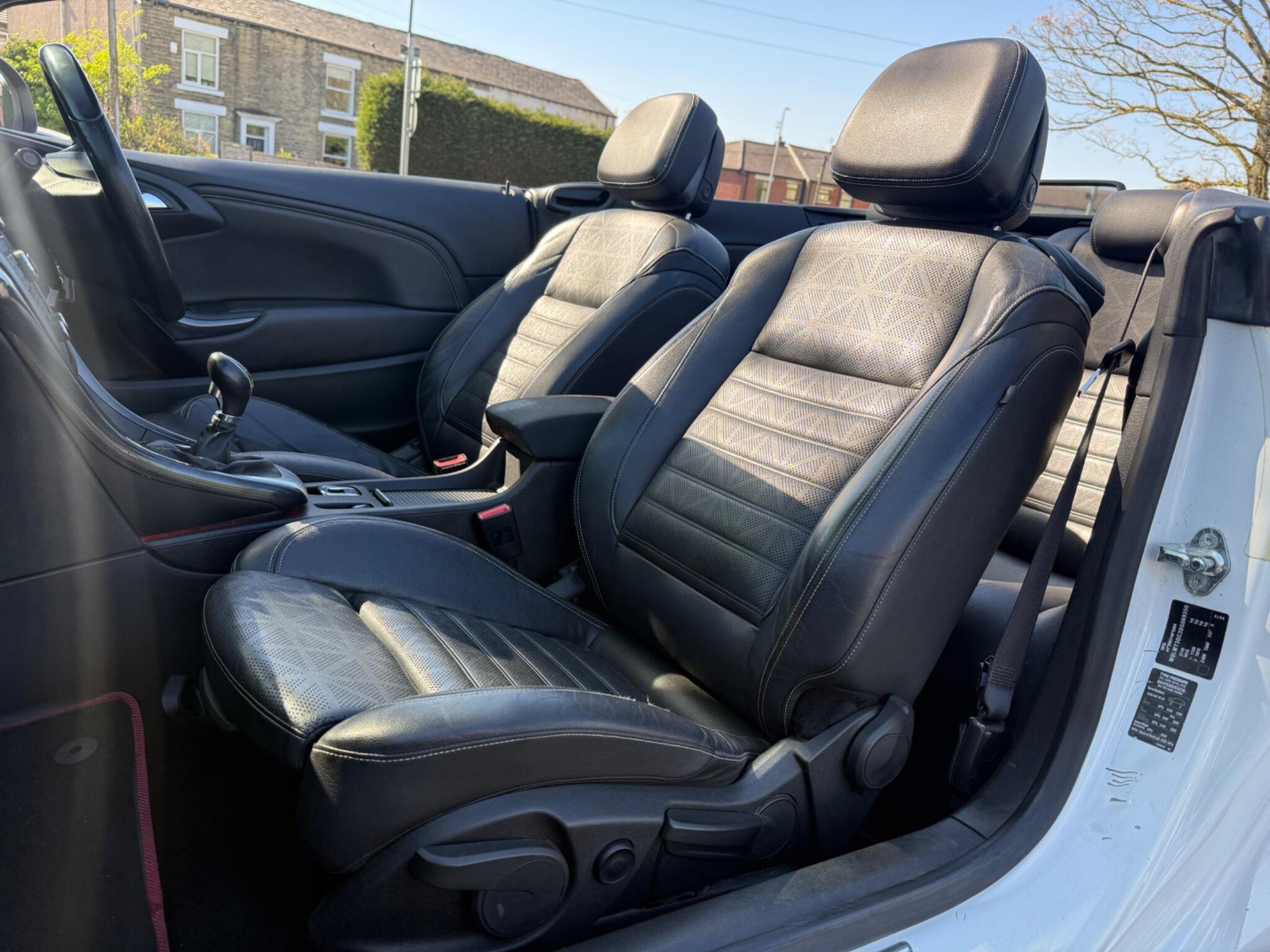 Vauxhall Cascada - Image 17