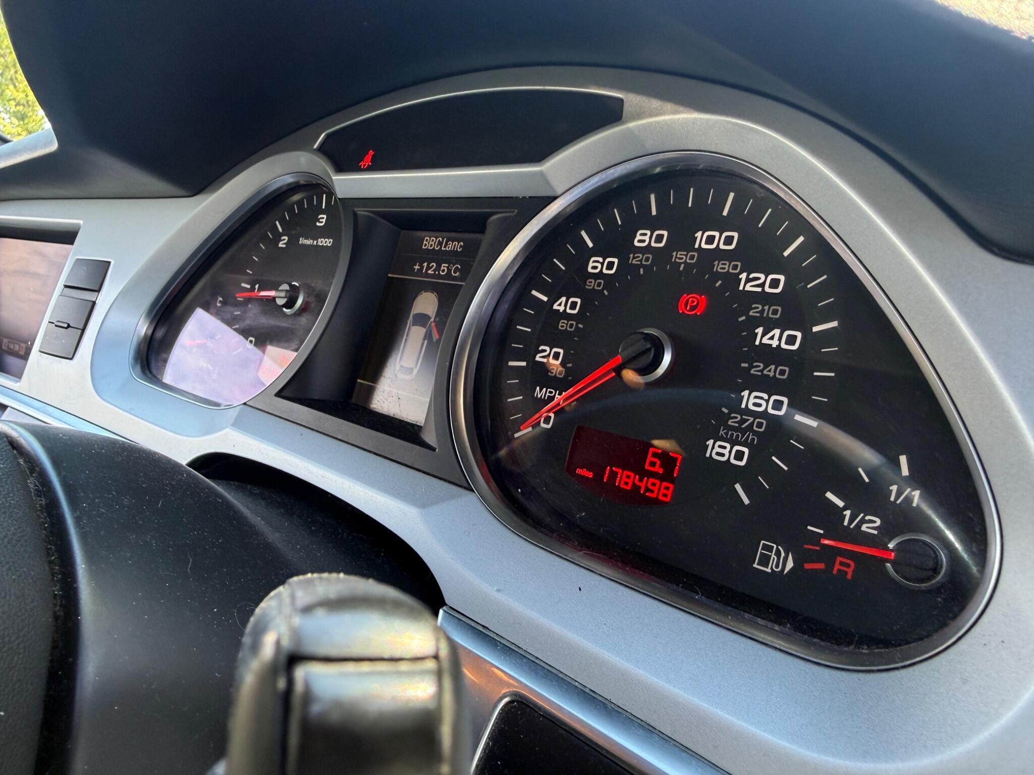 Audi A6 Avant - Image 18