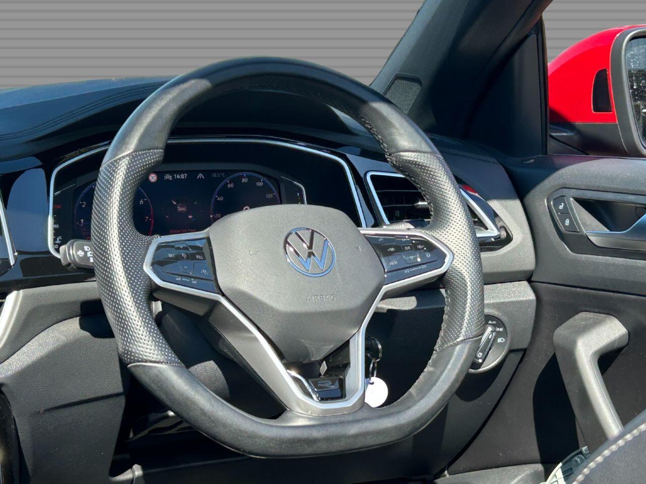 Volkswagen T-Roc - Image 18