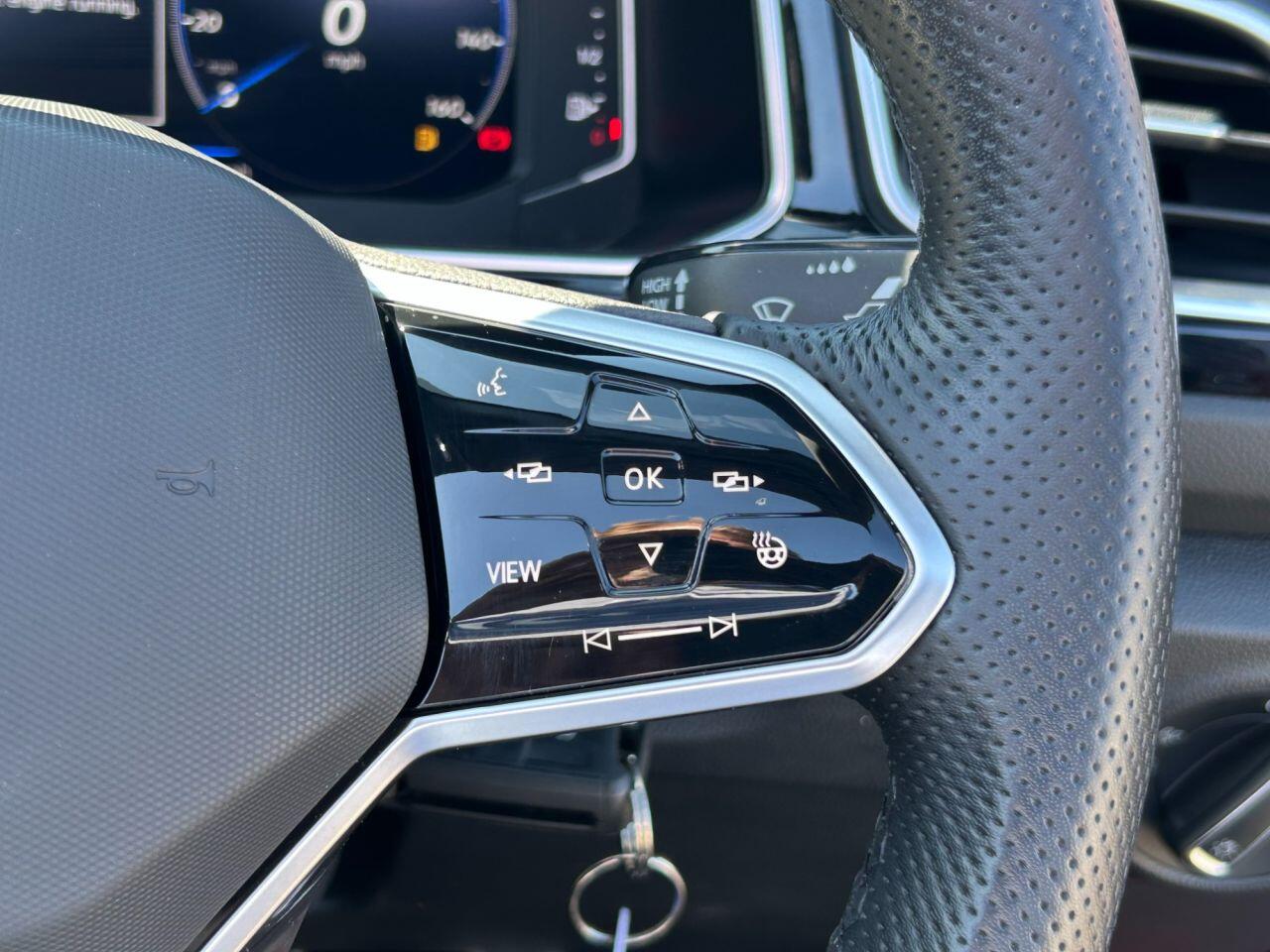 Volkswagen T-Roc - Image 19