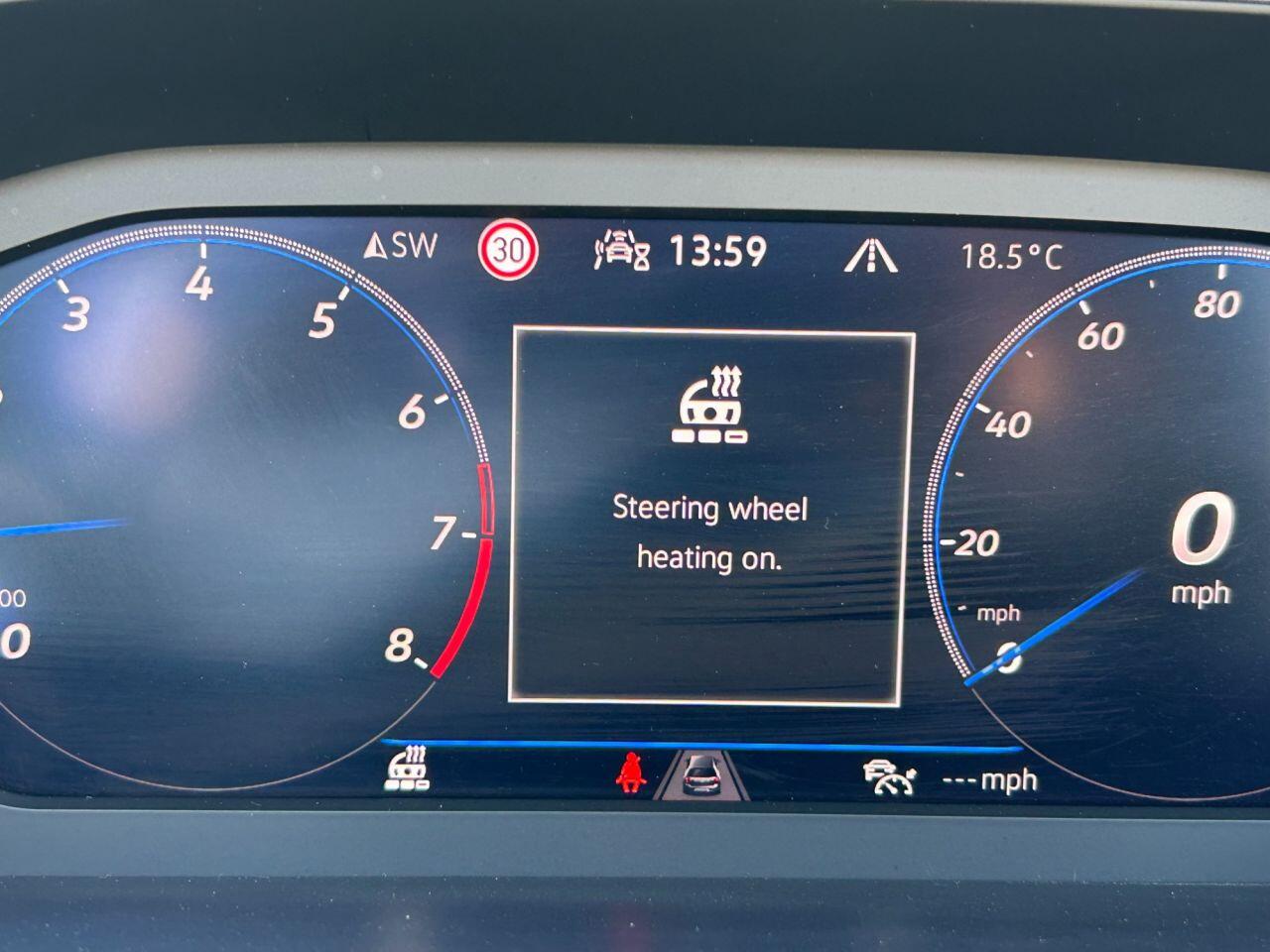 Volkswagen T-Roc - Image 24