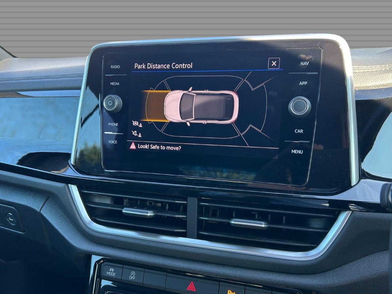 Volkswagen T-Roc - Image 36