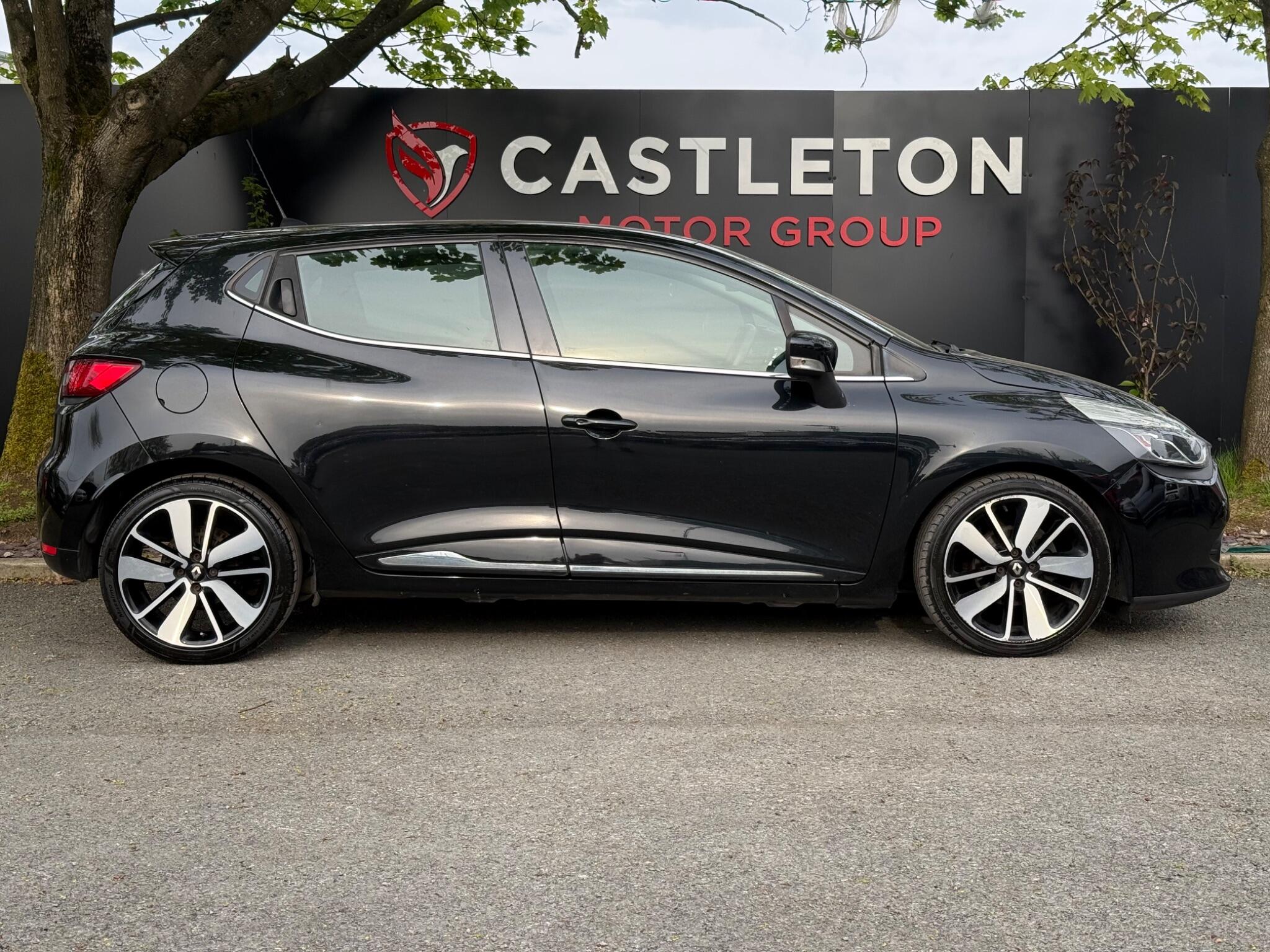 Renault Clio - Image 14