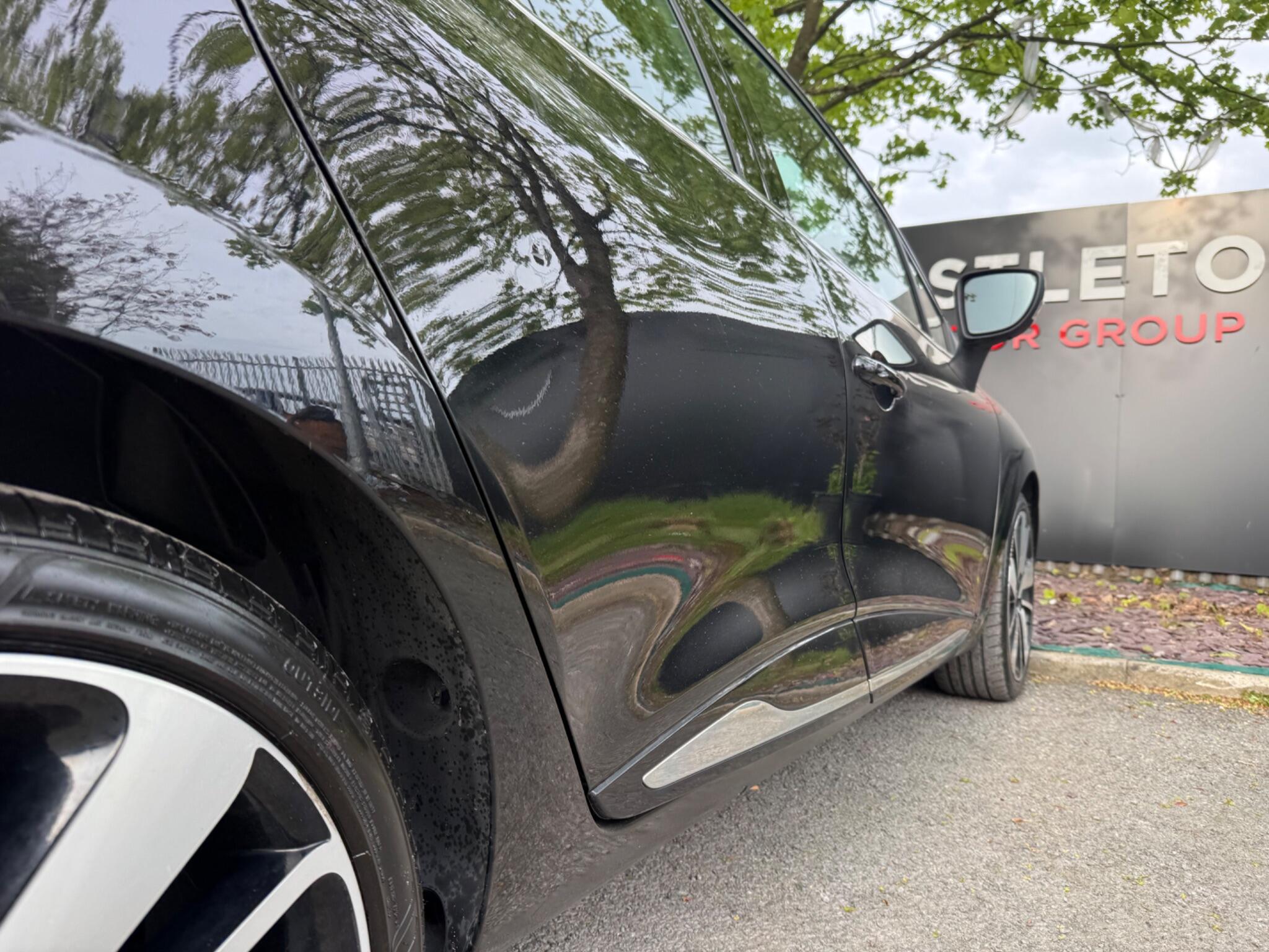 Renault Clio - Image 17