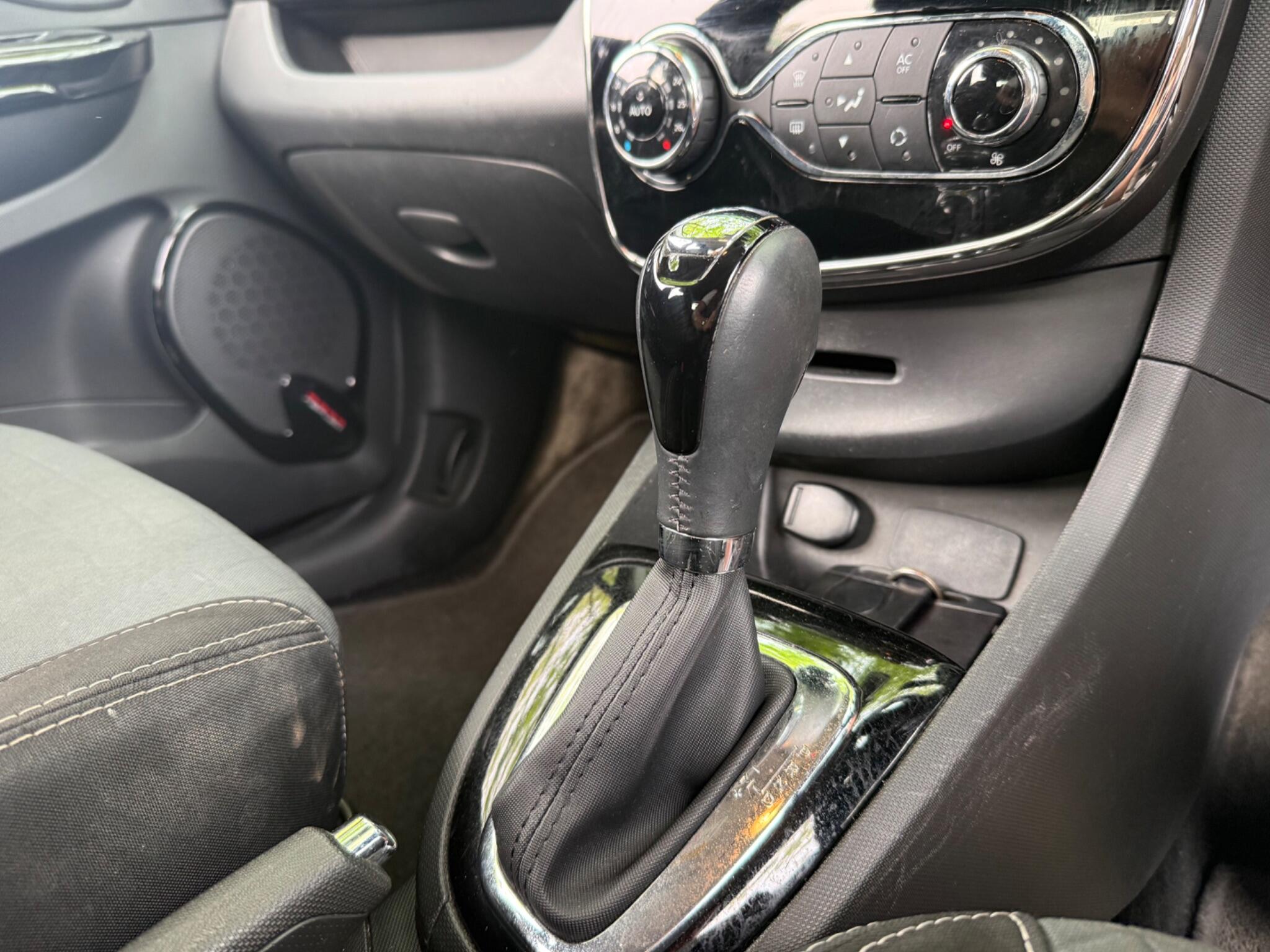Renault Clio - Image 20