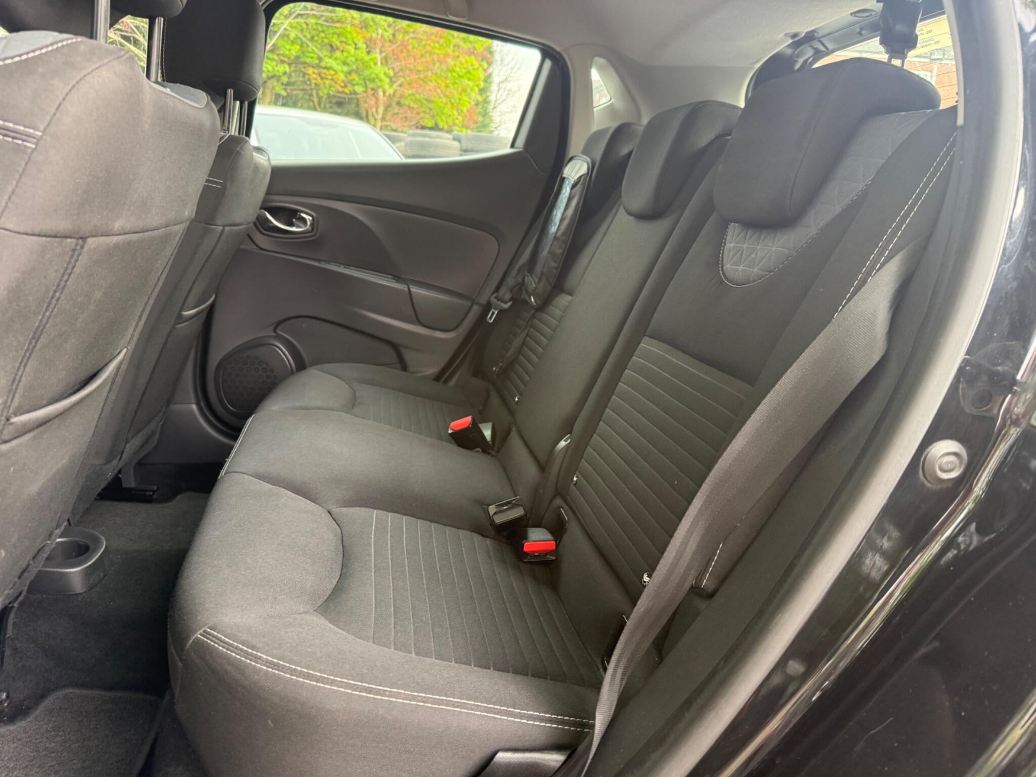 Renault Clio - Image 24