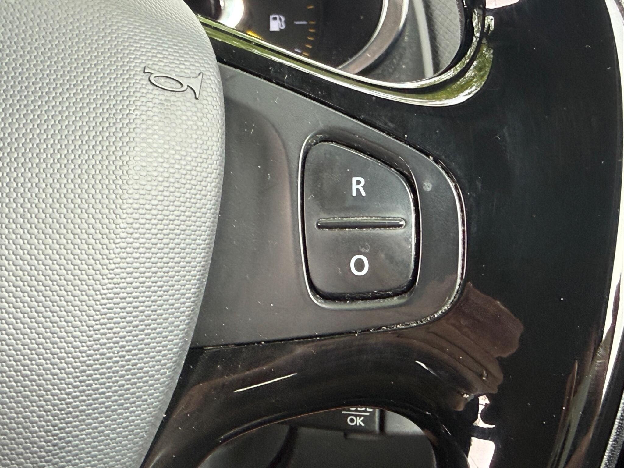 Renault Clio - Image 27