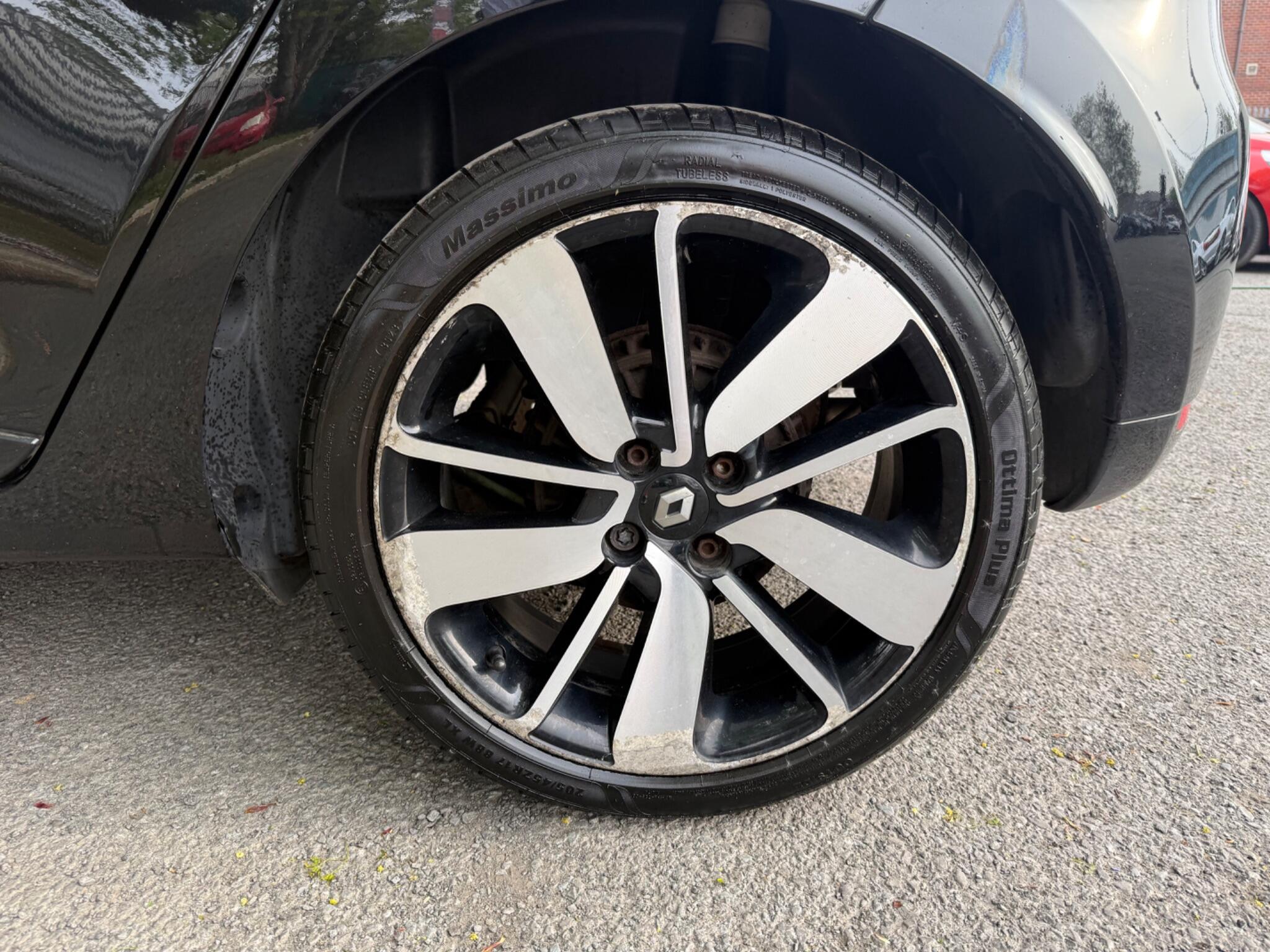 Renault Clio - Image 35