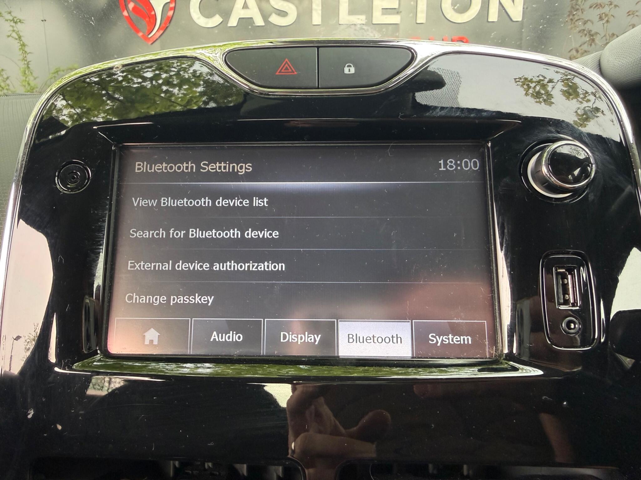 Renault Clio - Image 42