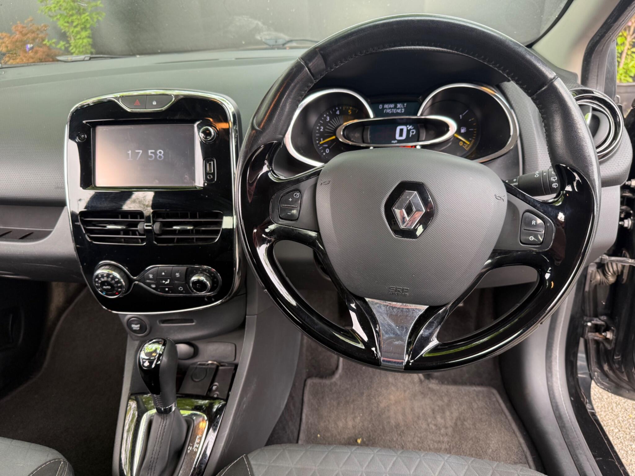 Renault Clio - Image 45