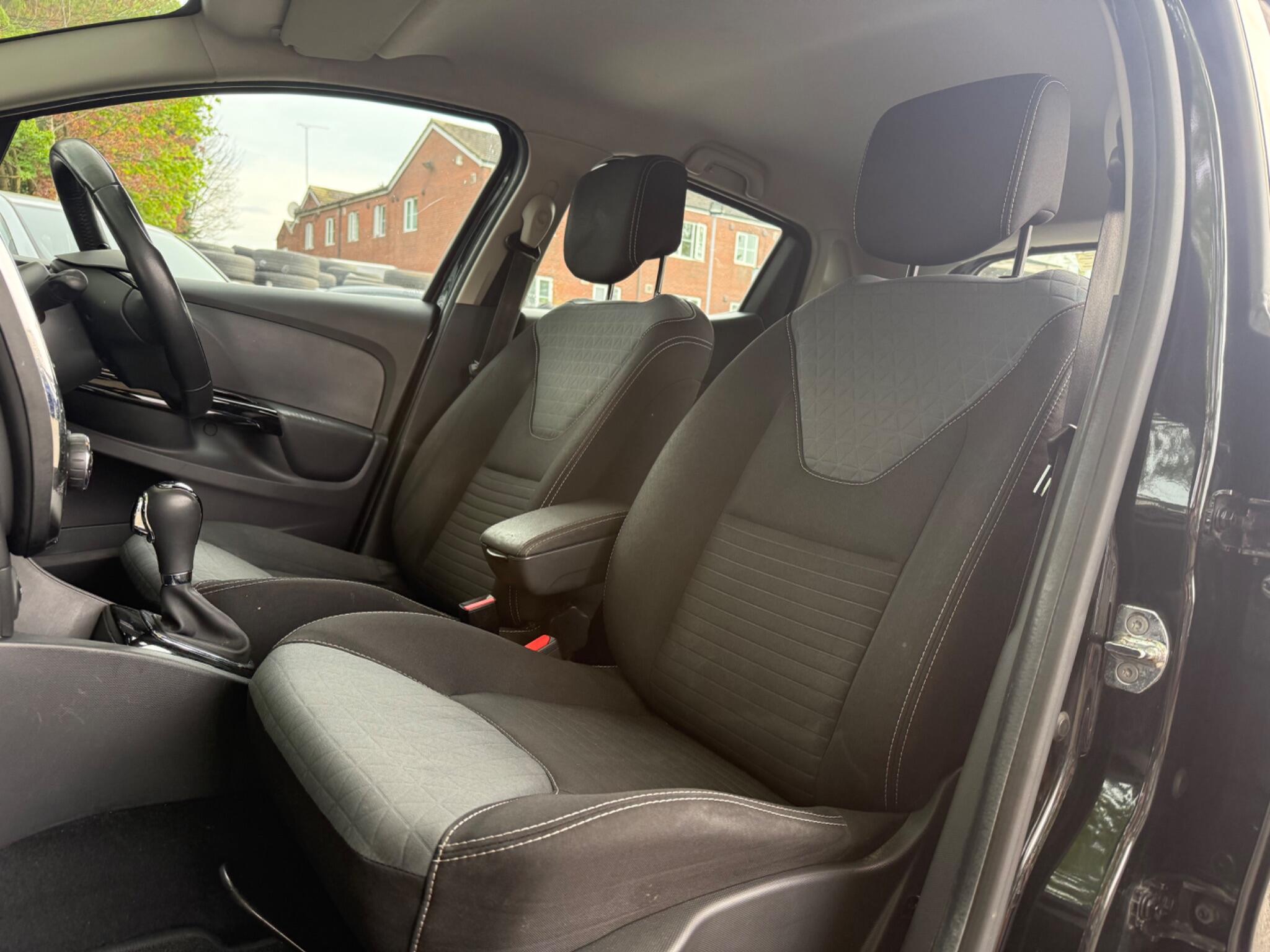 Renault Clio - Image 47