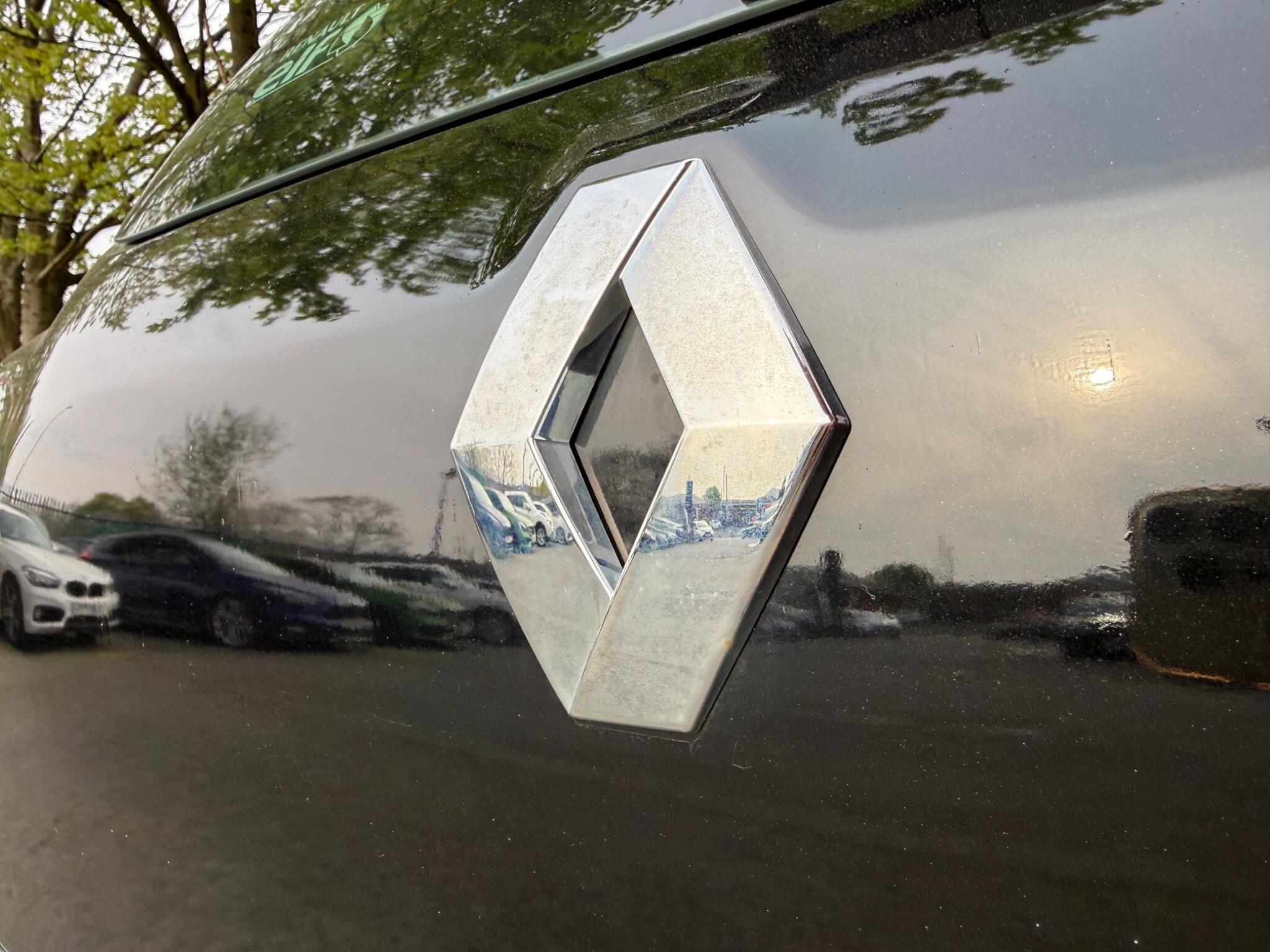 Renault Clio - Image 55