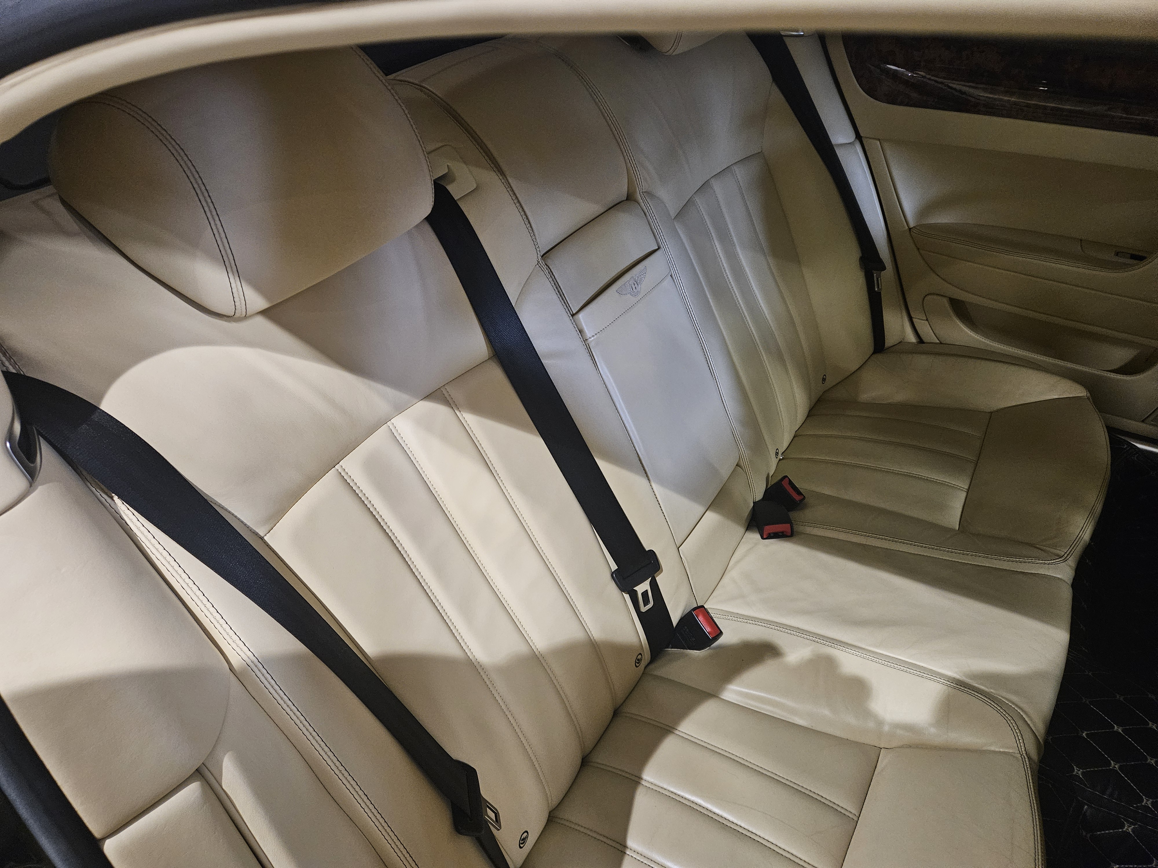 Bentley Continental - Image 9