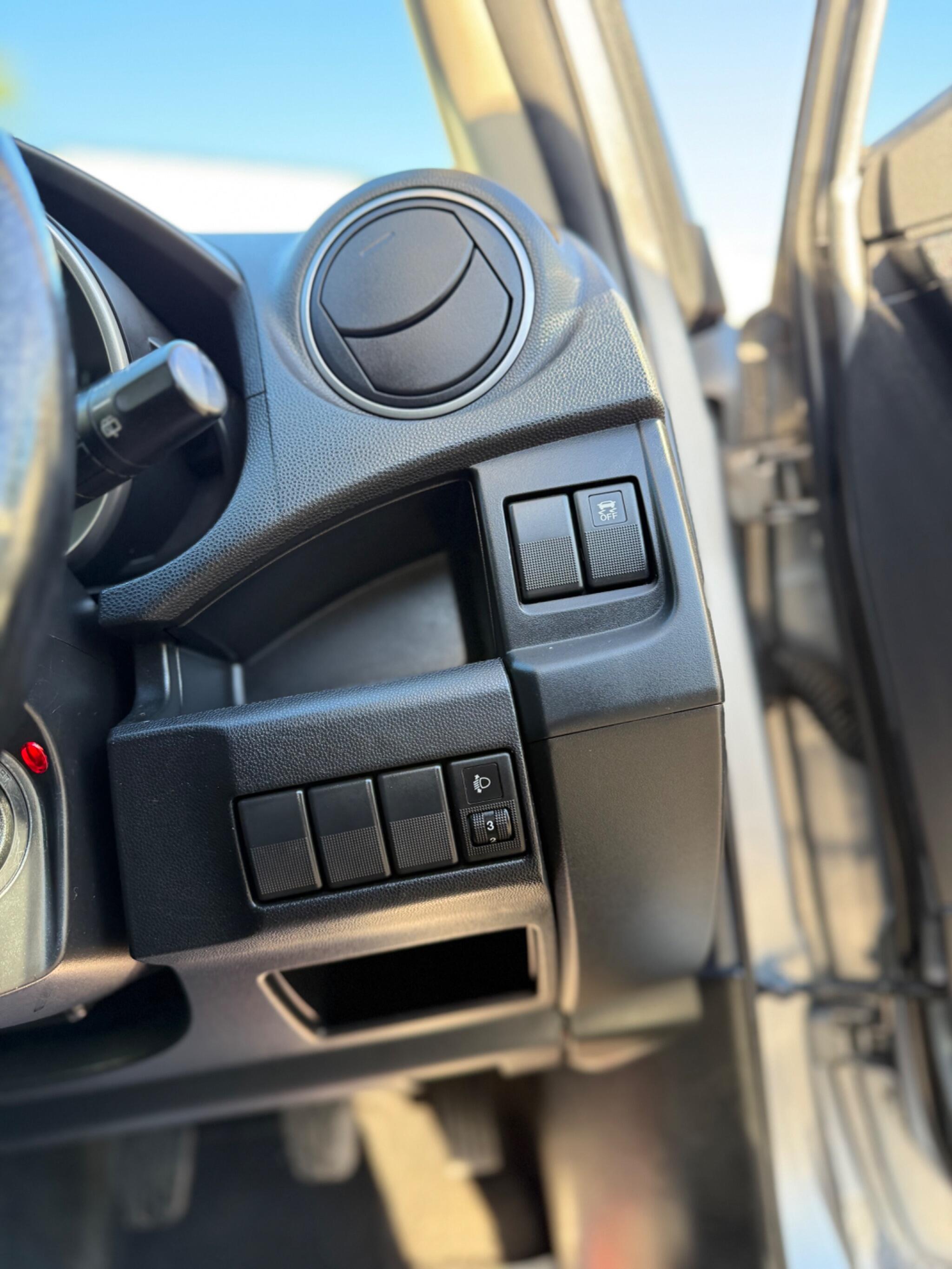 Mazda MAZDA5 - Image 38