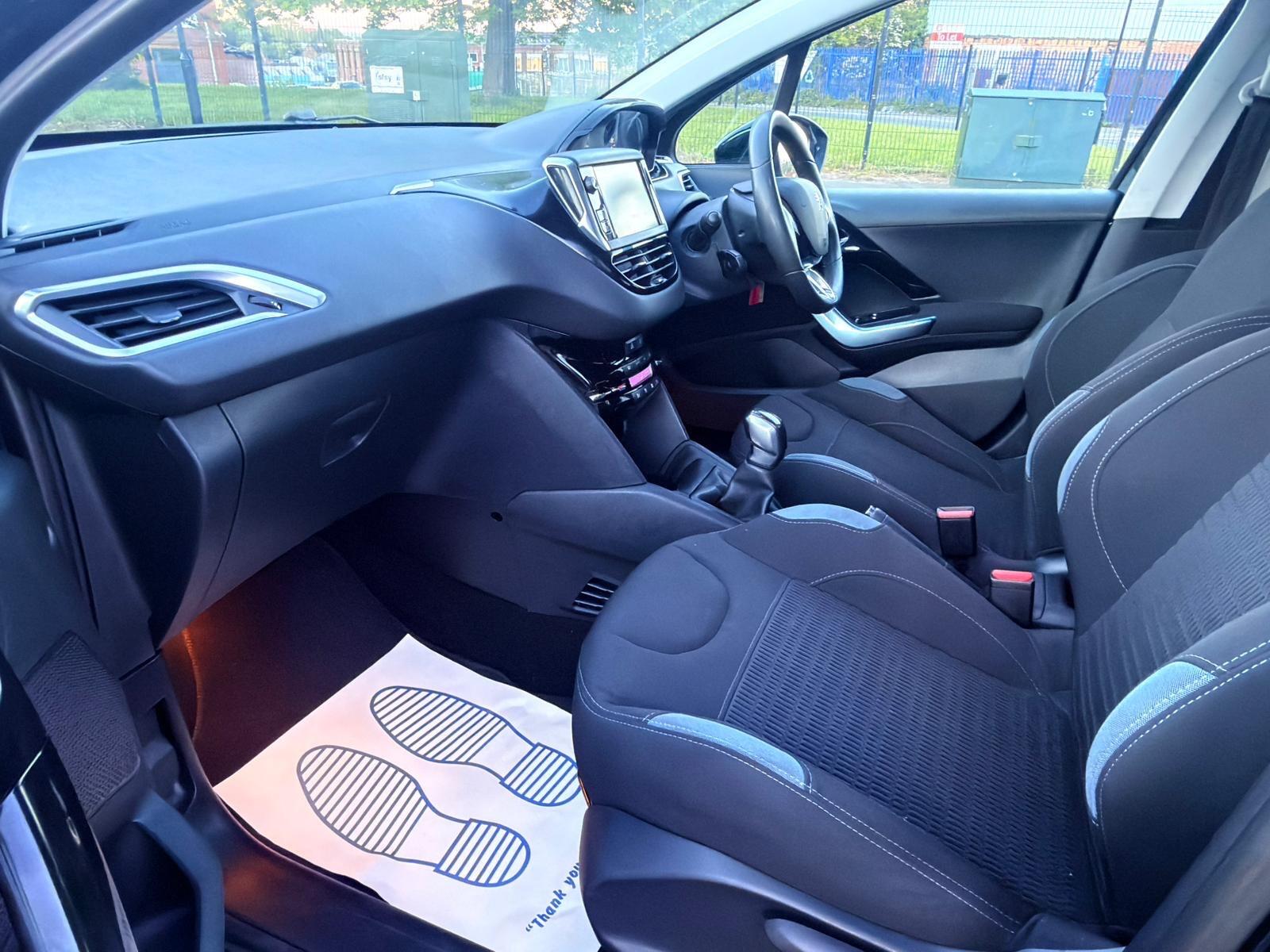 Peugeot 208 - Image 24