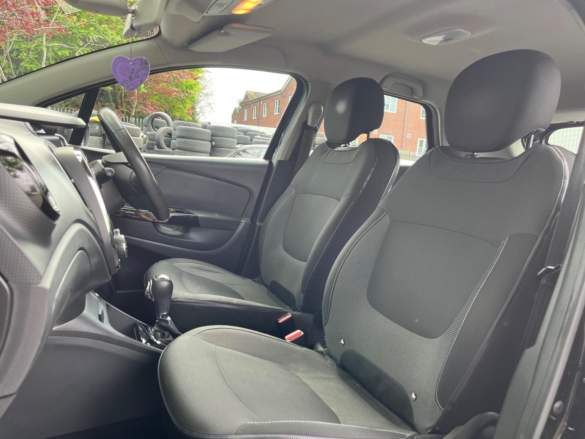 Renault Captur - Image 30