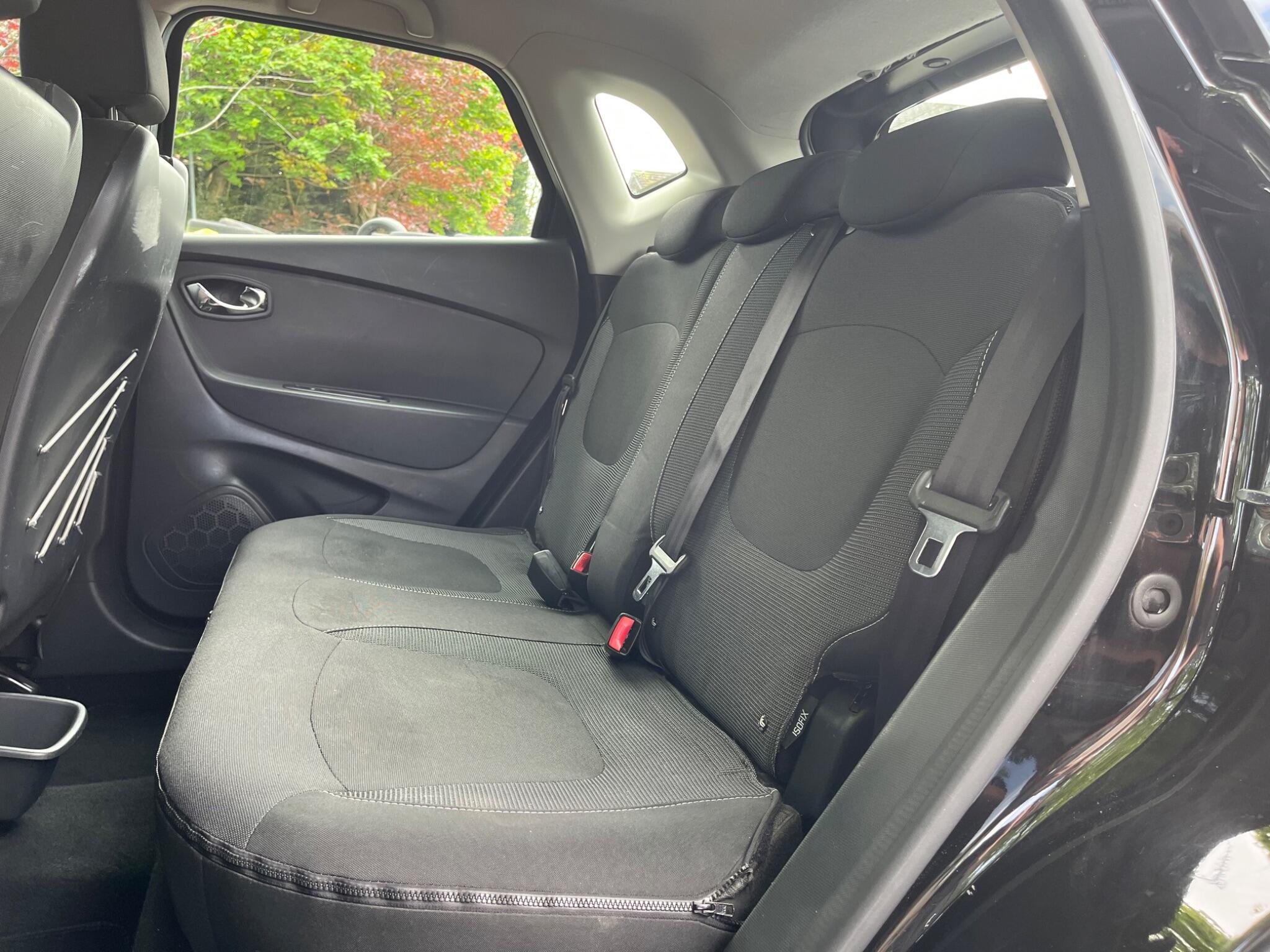 Renault Captur - Image 31