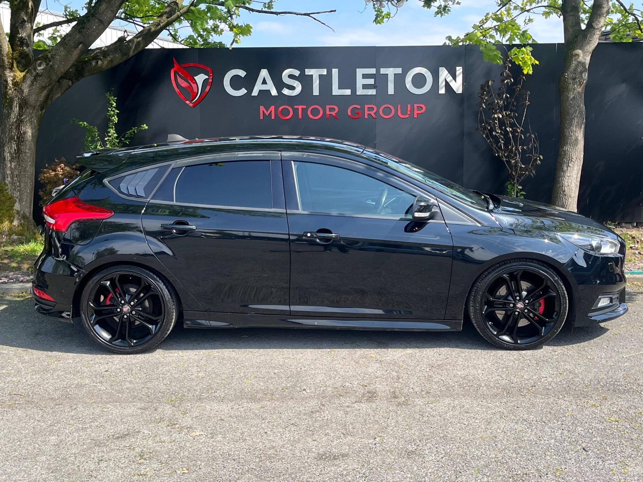 Ford Focus - Image 14