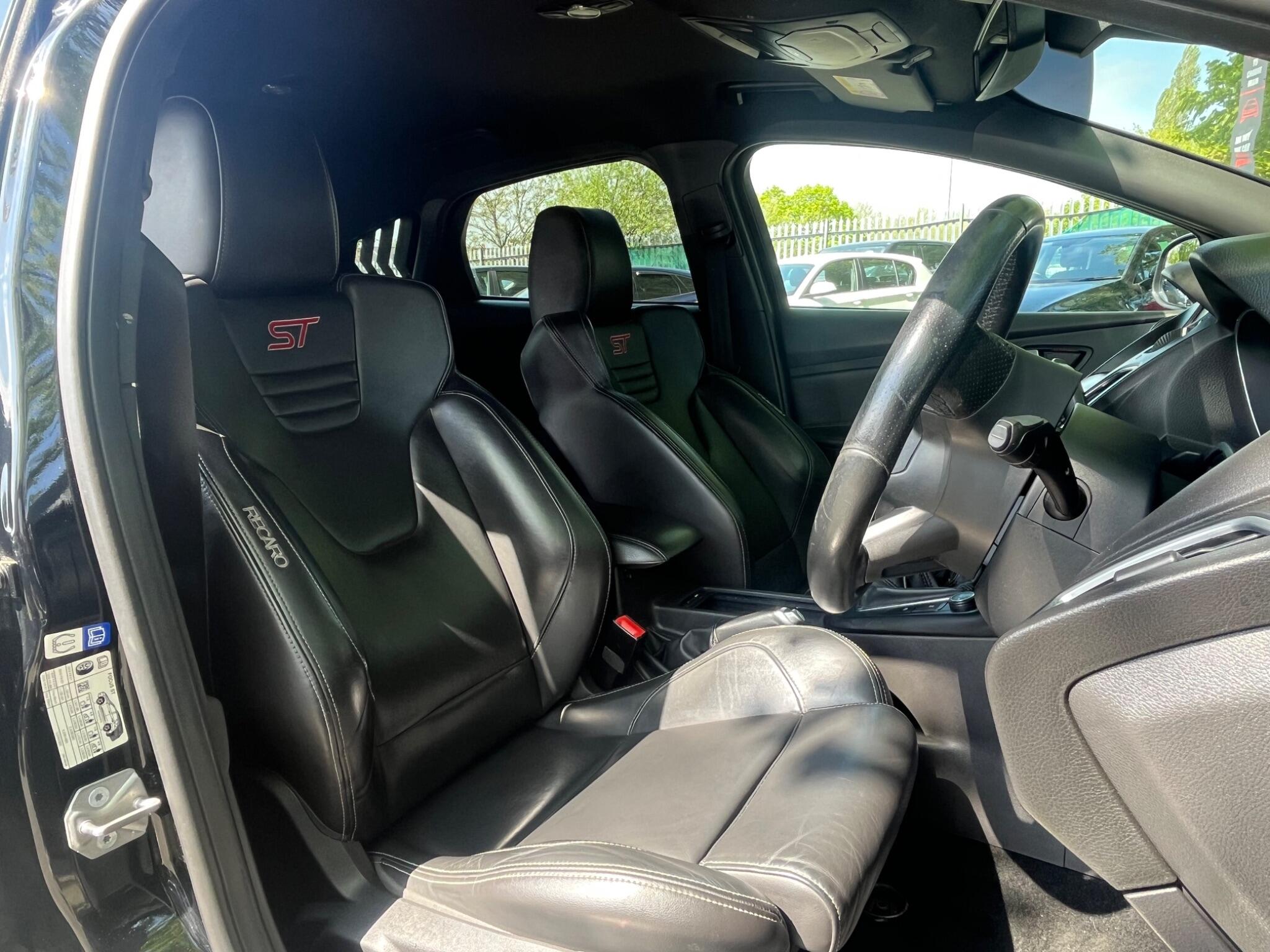 Ford Focus - Image 20