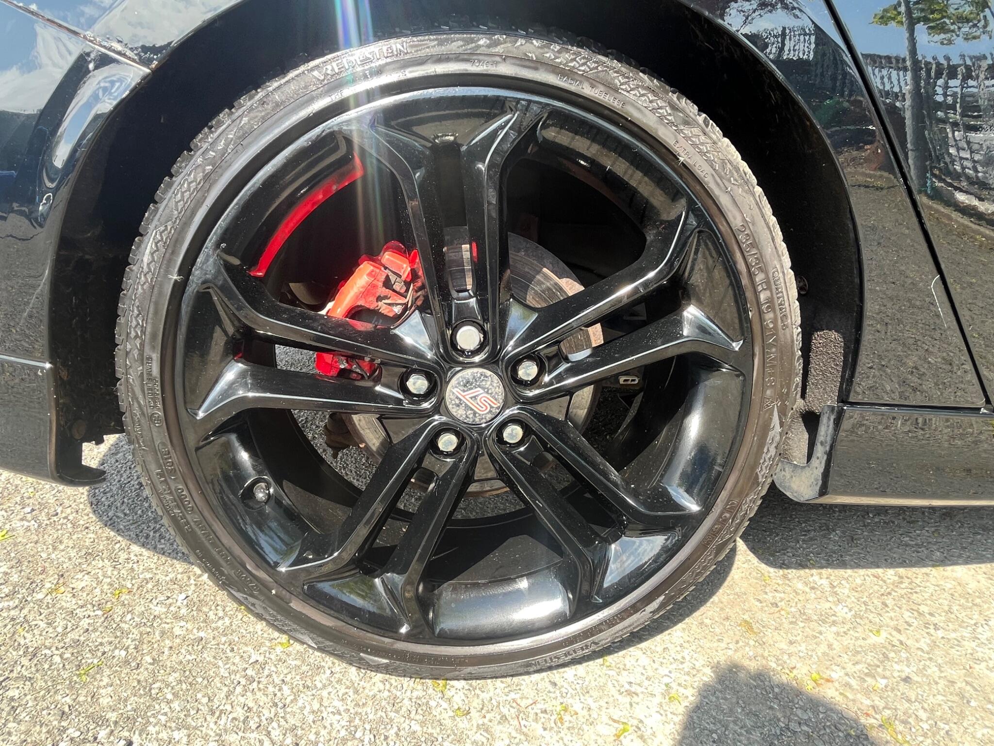 Ford Focus - Image 32