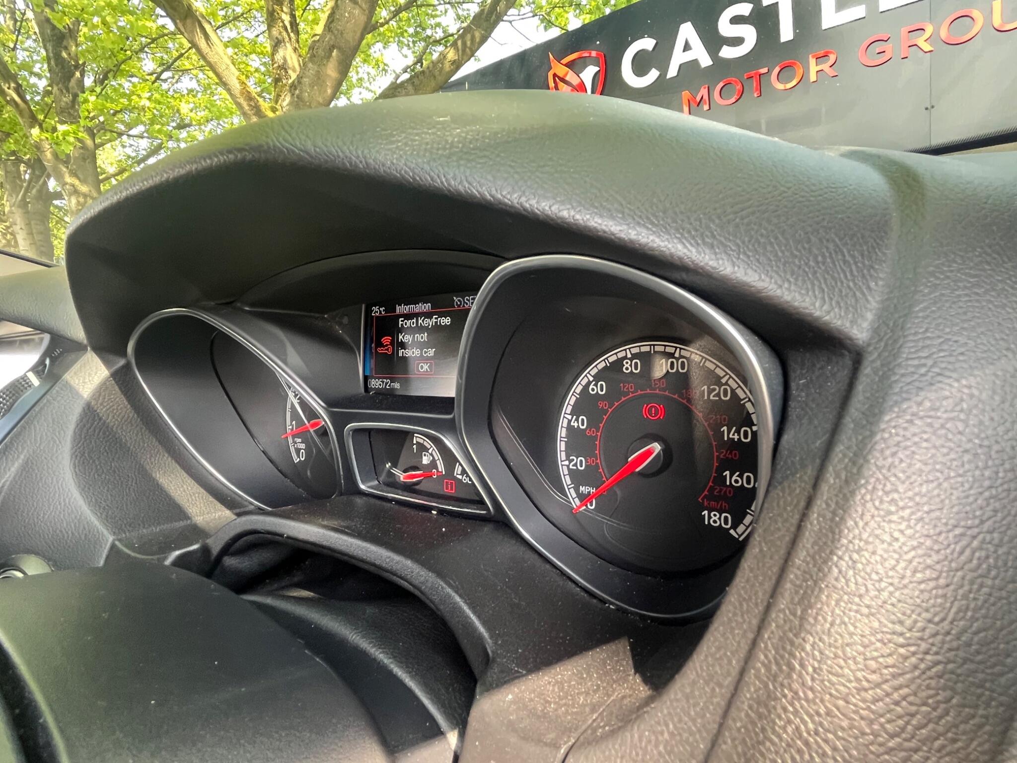 Ford Focus - Image 37
