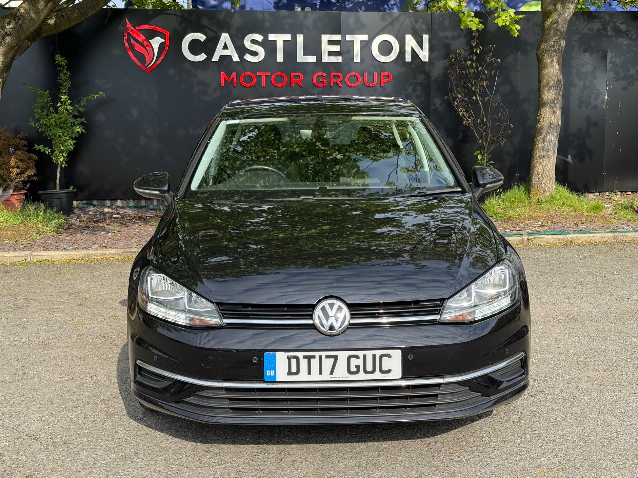 Volkswagen Golf - Image 9