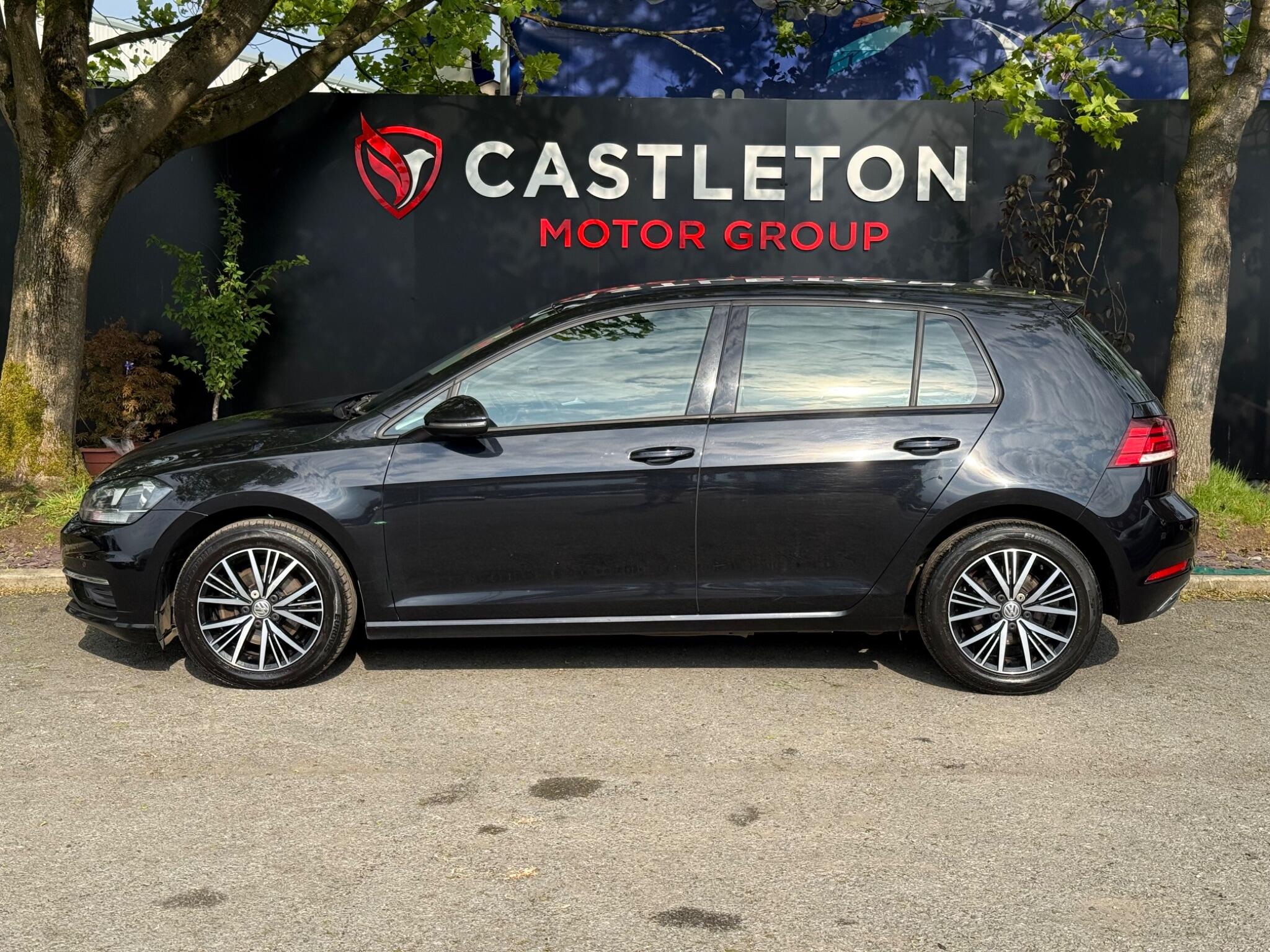 Volkswagen Golf - Image 11