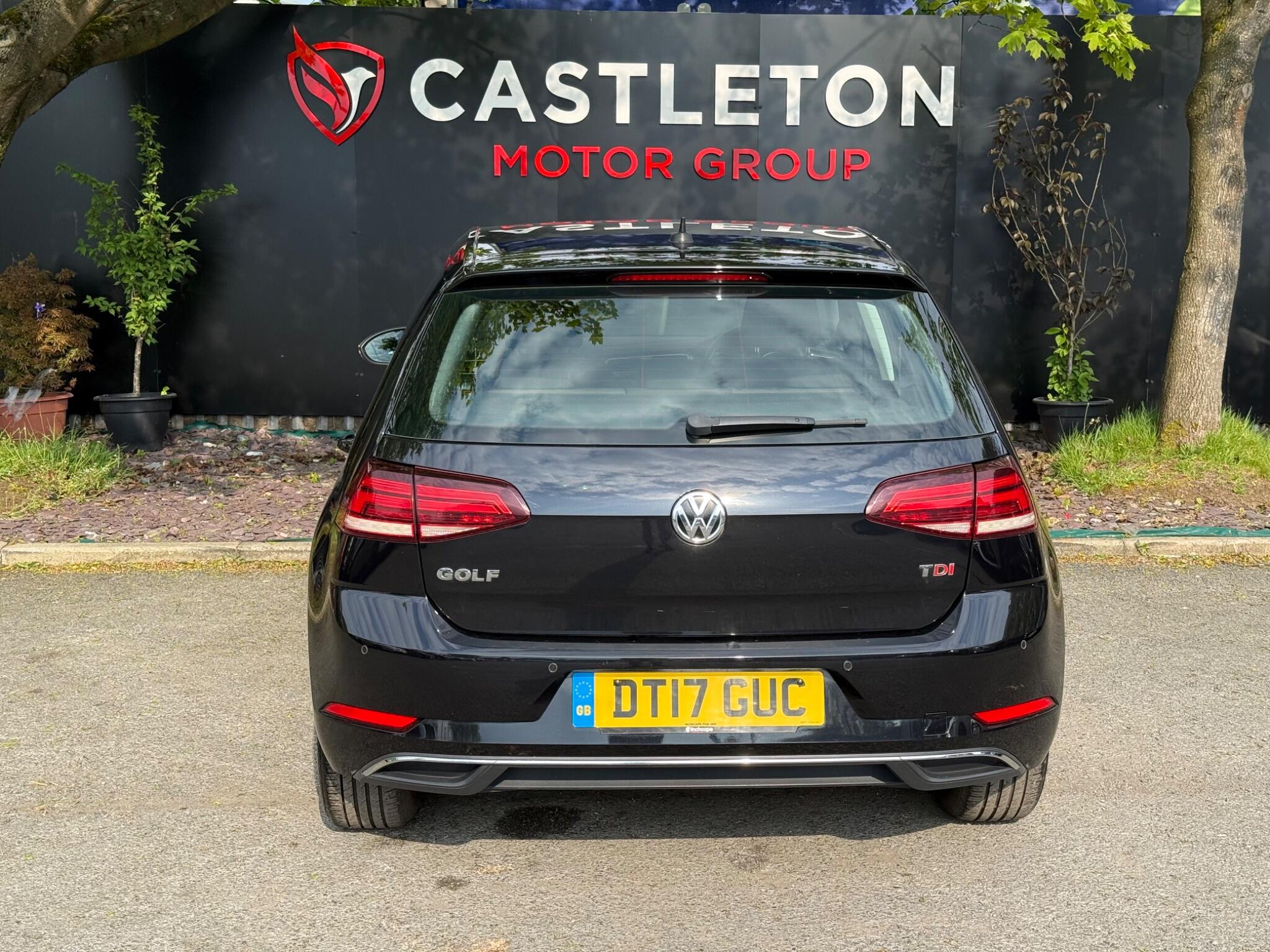 Volkswagen Golf - Image 12